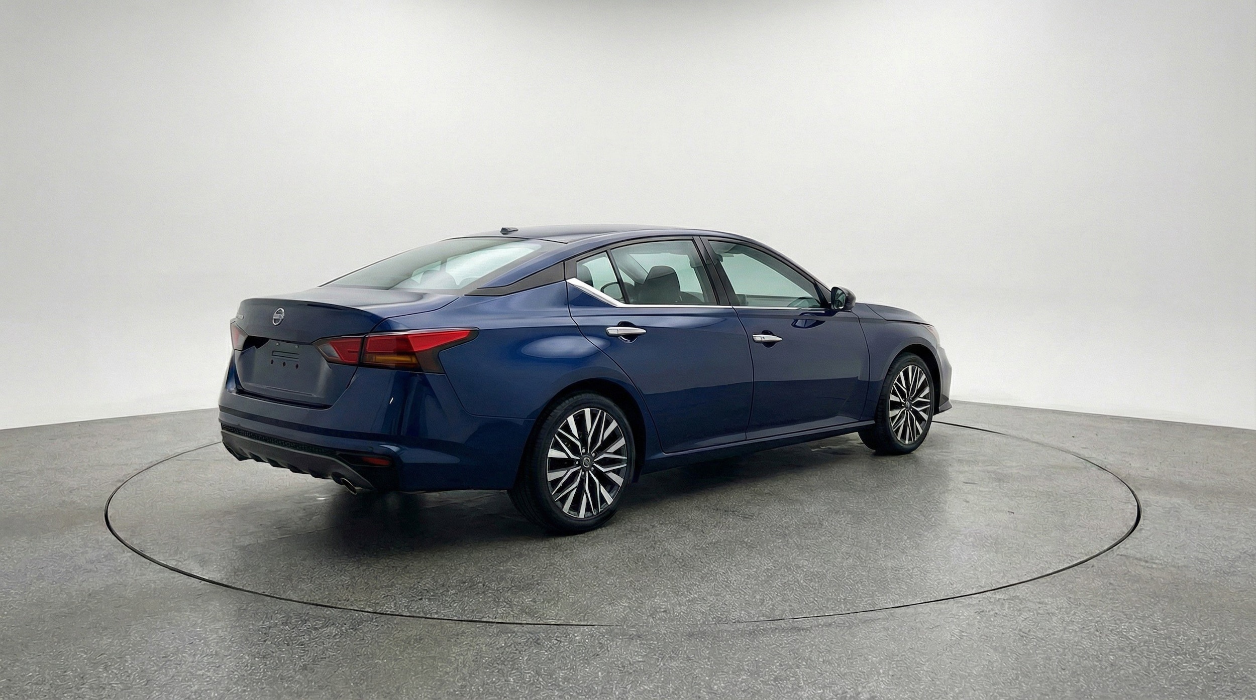 Thumbnail: 2025 Nissan Altima - 9