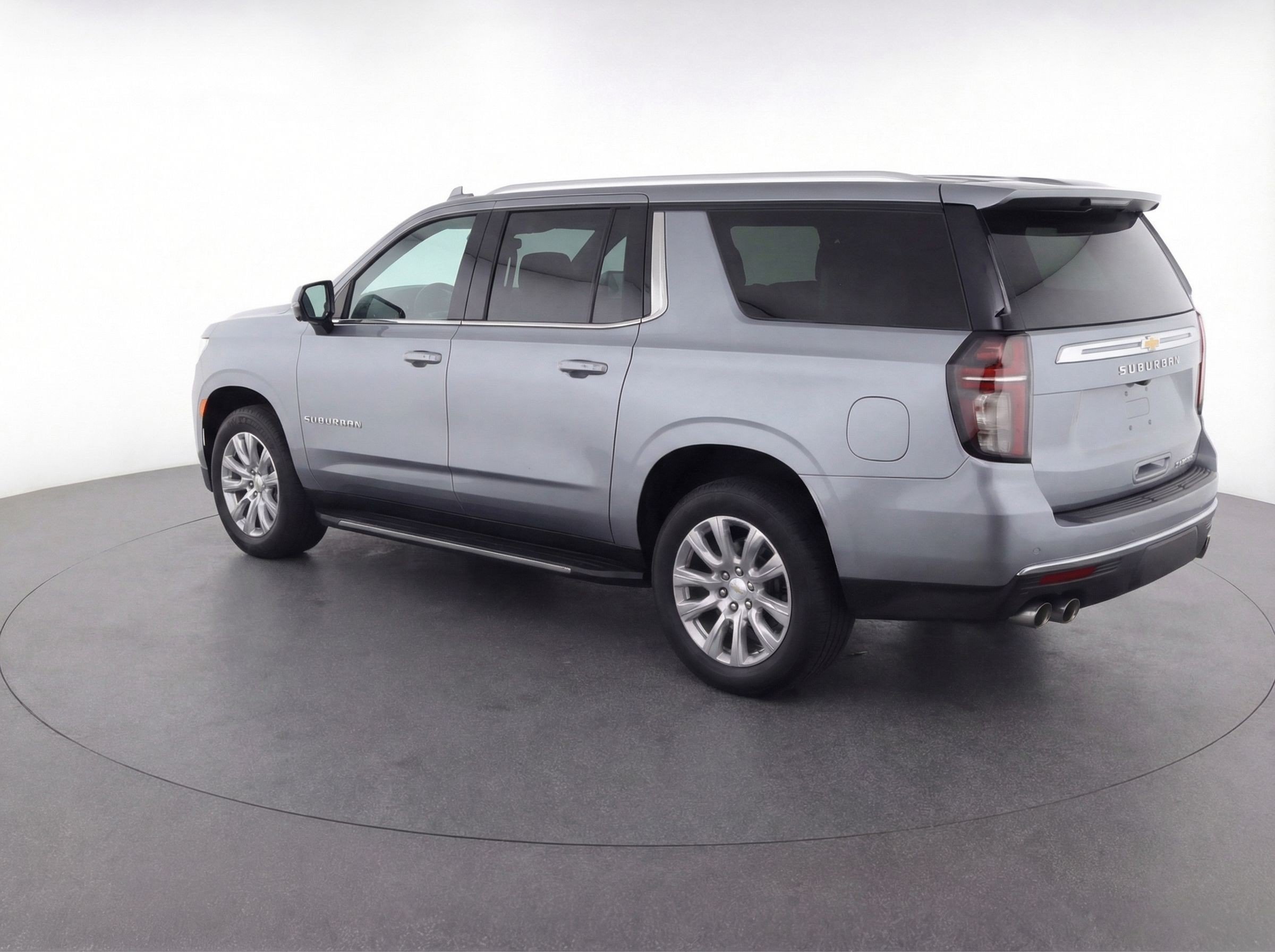 Thumbnail: 2023 Chevrolet Suburban - 6