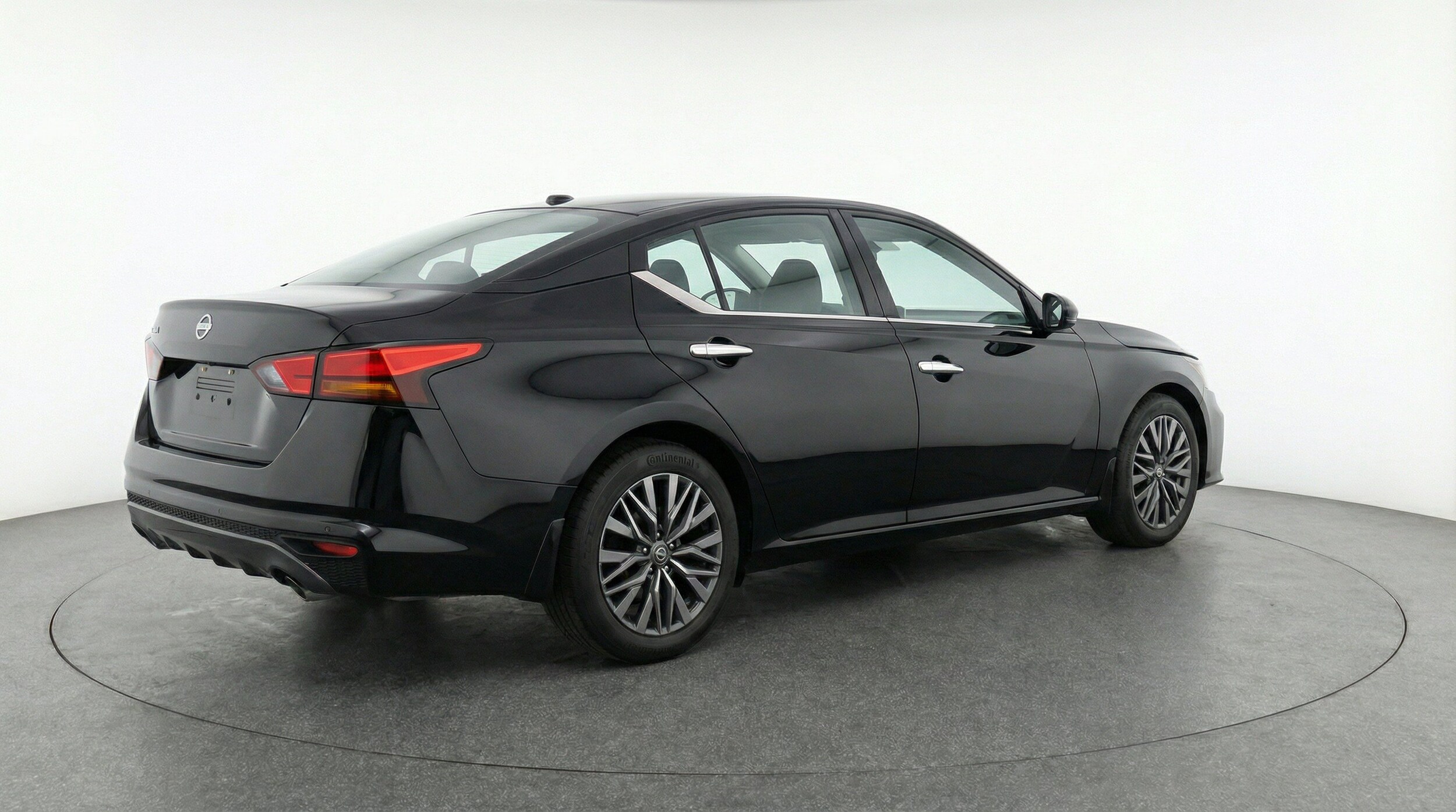 Thumbnail: 2025 Nissan Altima - 9