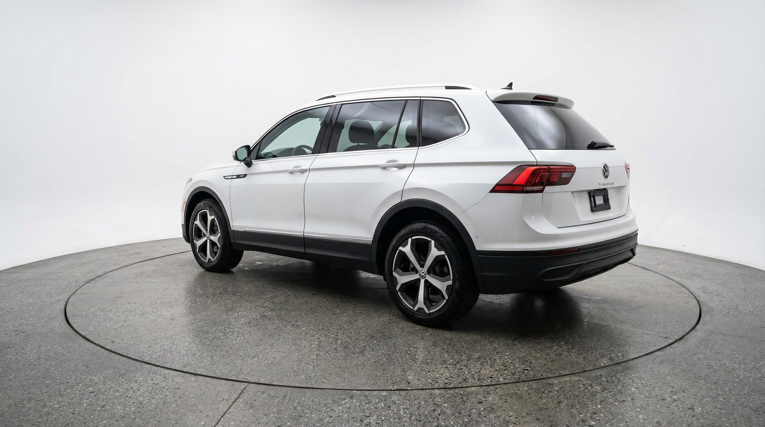 Thumbnail: 2026 Volkswagen Tiguan - 6