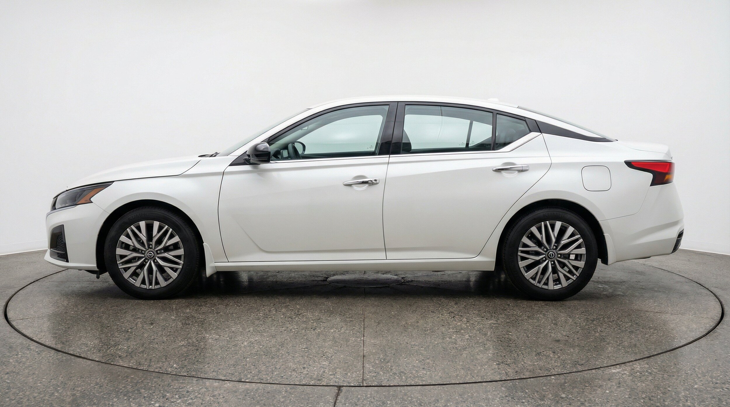 Thumbnail: 2025 Nissan Altima - 5