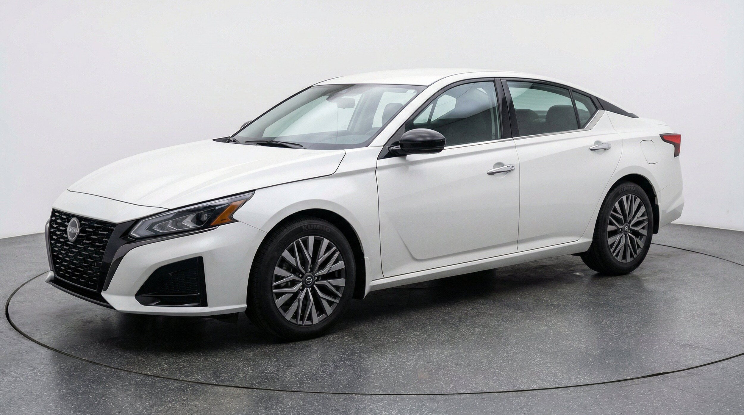Thumbnail: 2025 Nissan Altima - 3