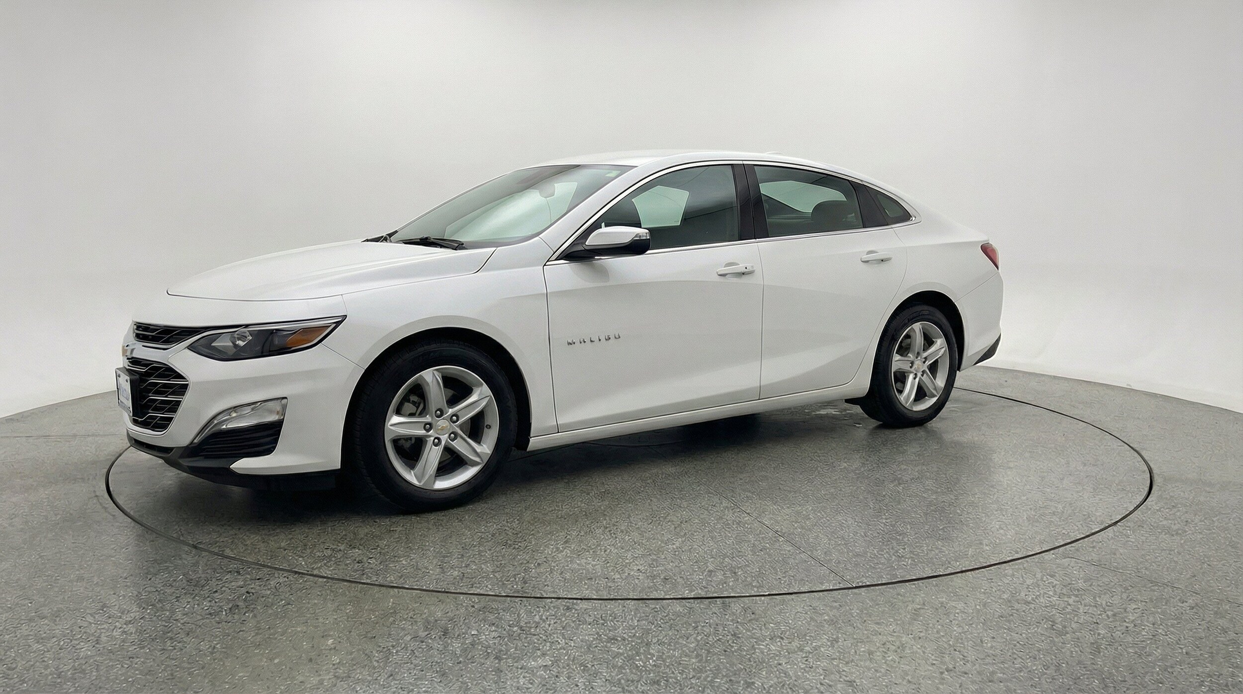 Thumbnail: 2024 Chevrolet Malibu - 3