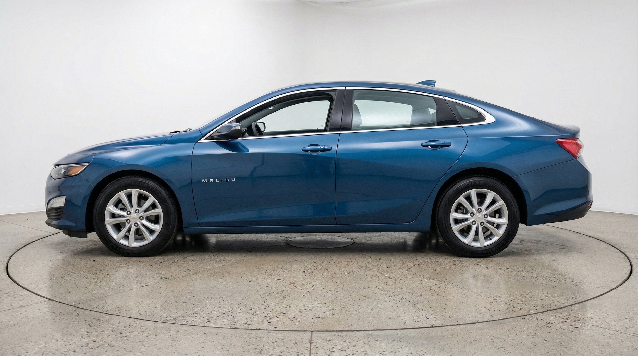 Thumbnail: 2024 Chevrolet Malibu - 5