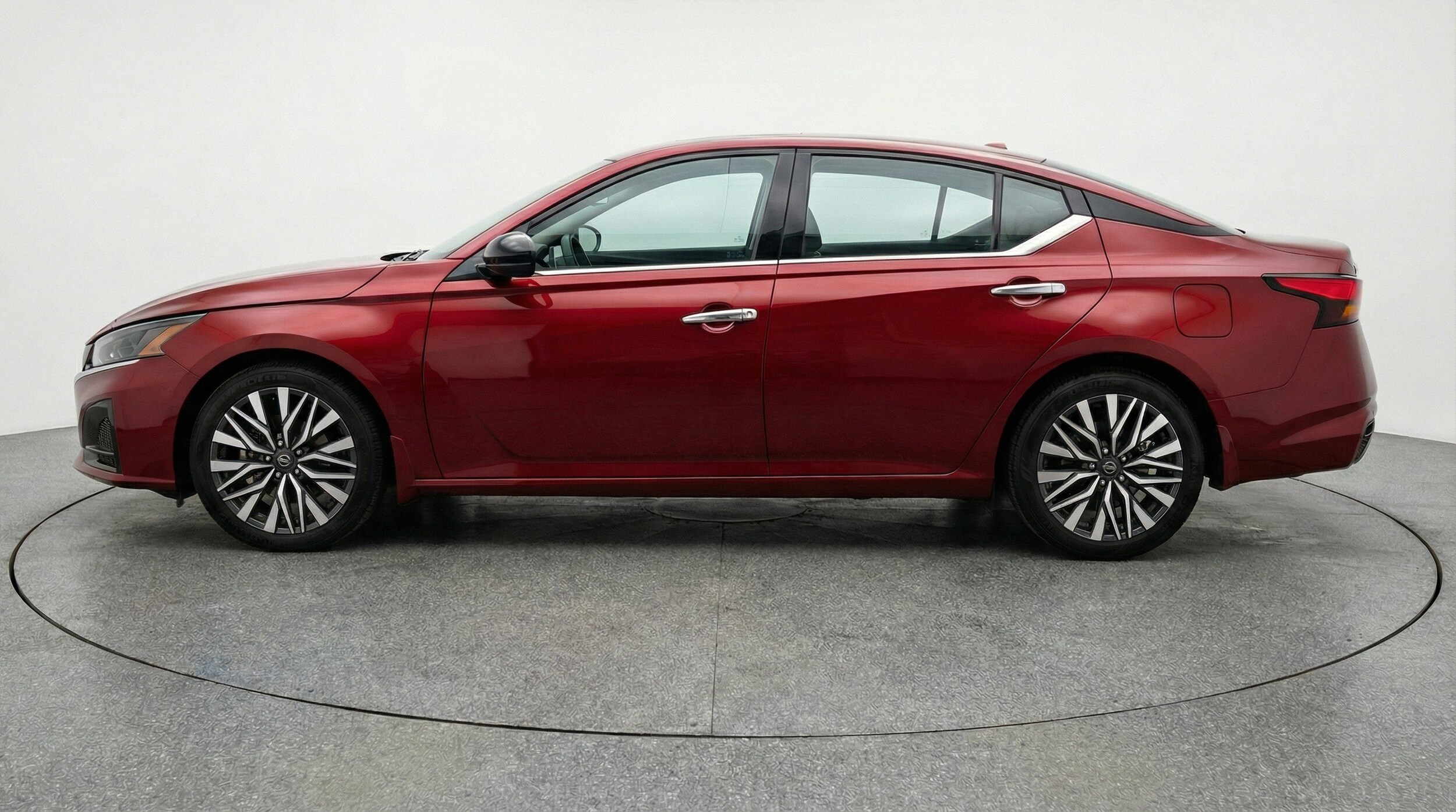 Thumbnail: 2025 Nissan Altima - 5