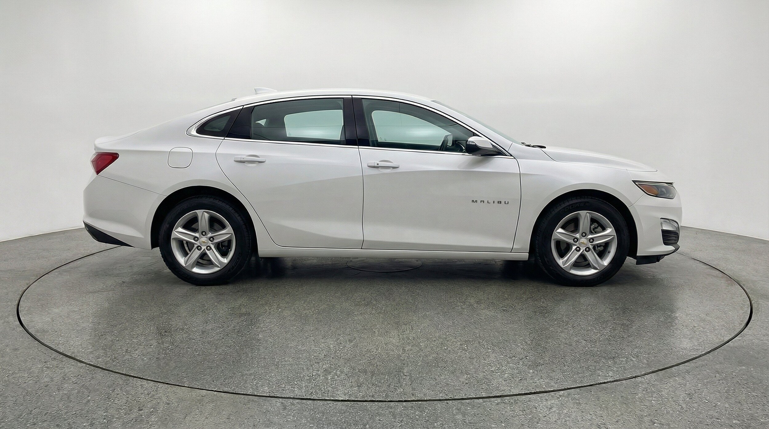 Thumbnail: 2024 Chevrolet Malibu - 11