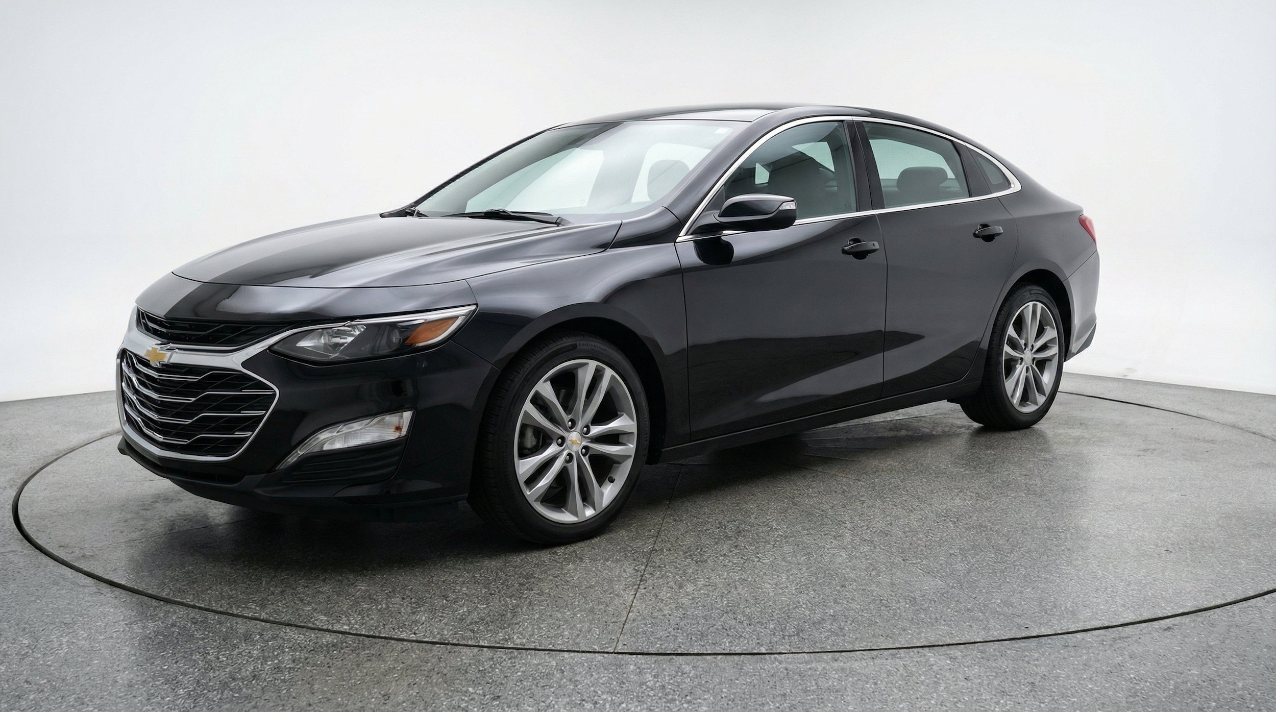 Thumbnail: 2024 Chevrolet Malibu - 3
