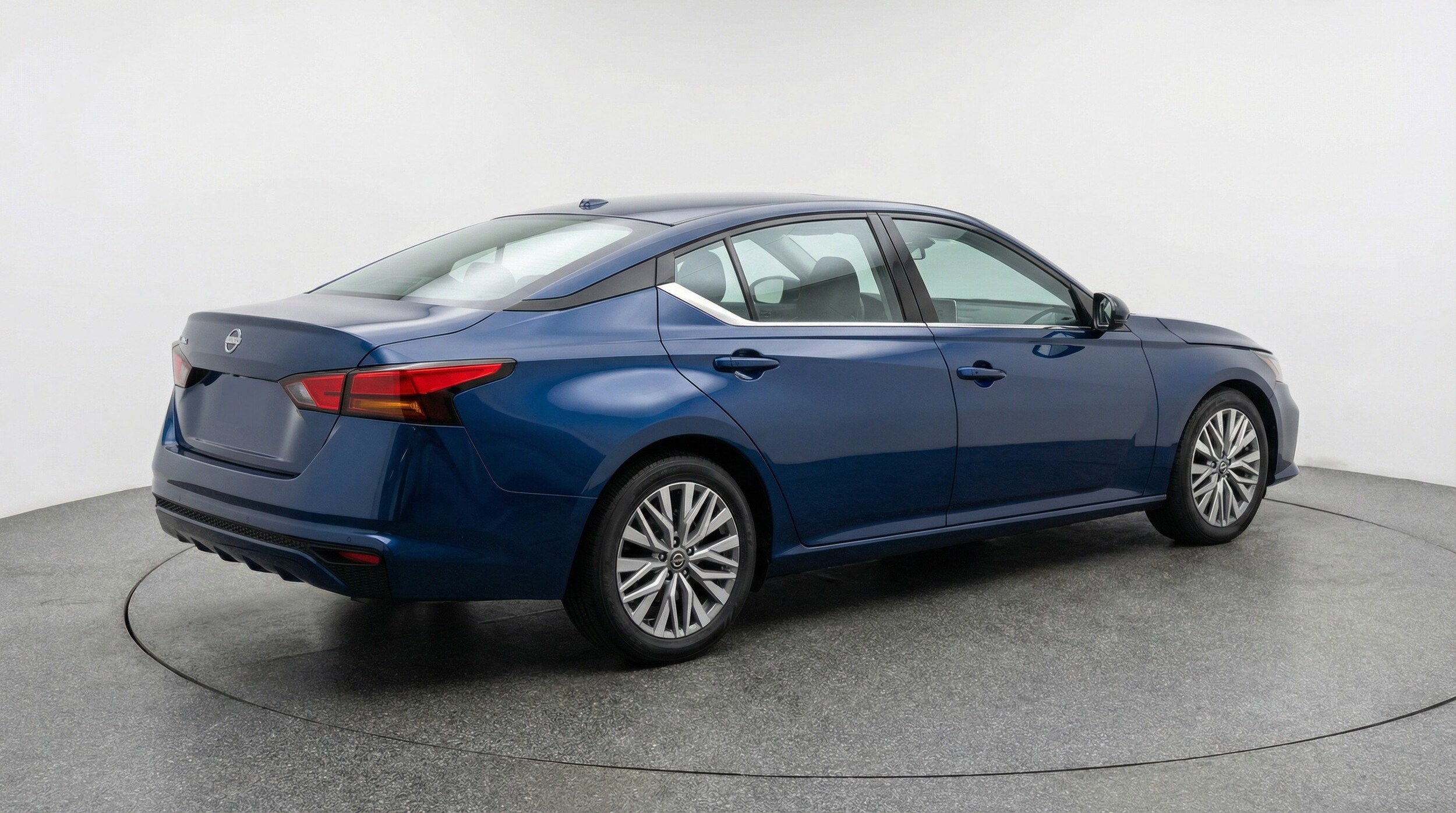 Thumbnail: 2025 Nissan Altima - 9