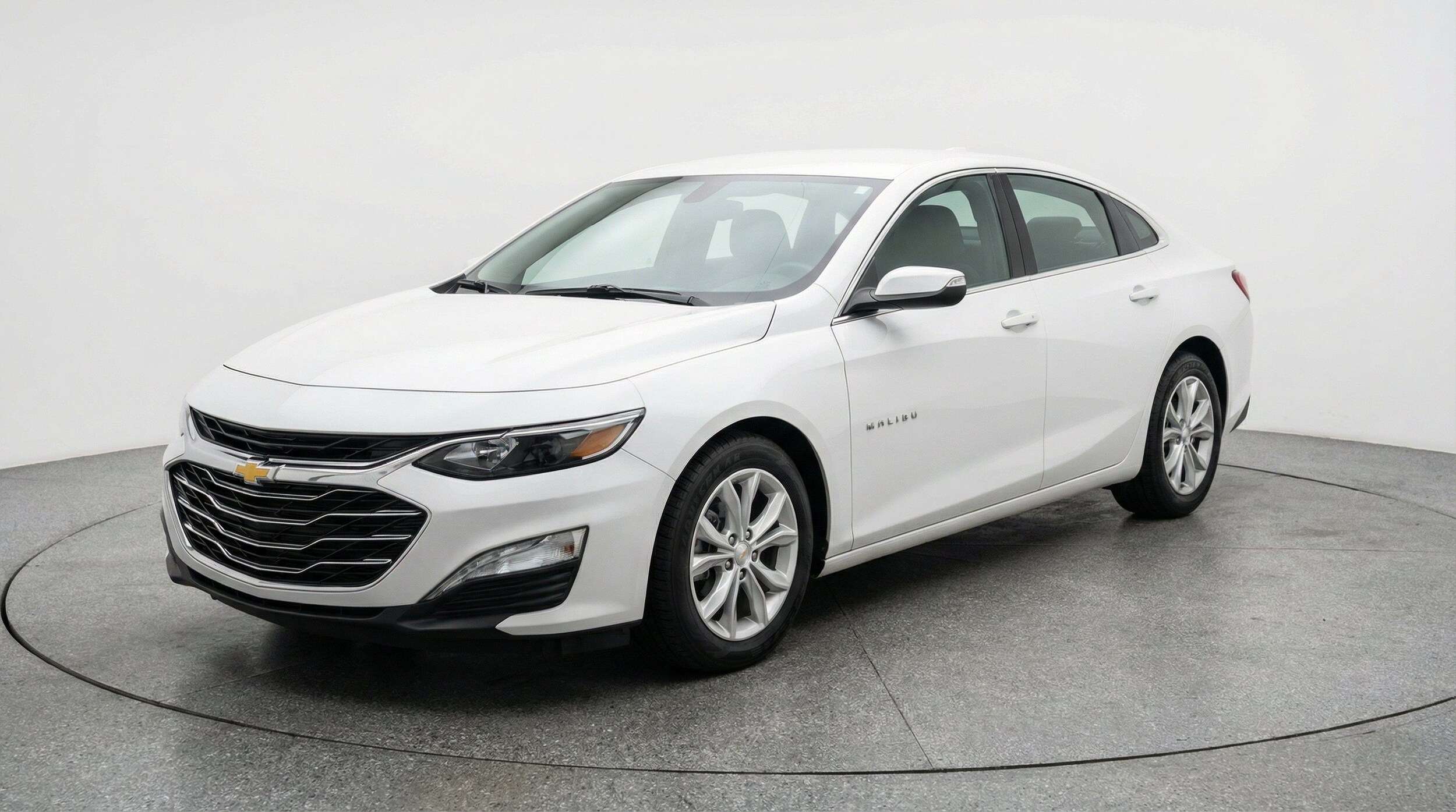 Thumbnail: 2024 Chevrolet Malibu - 3