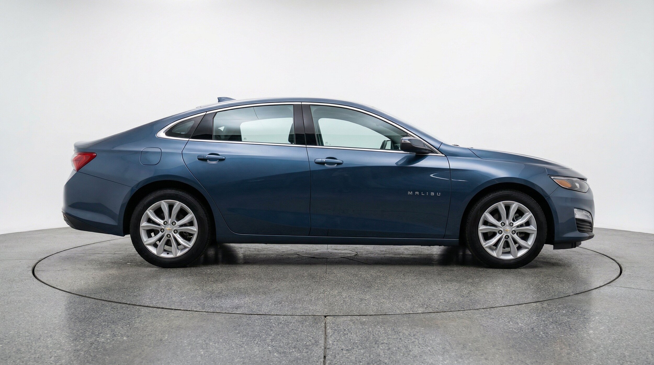 Thumbnail: 2024 Chevrolet Malibu - 11