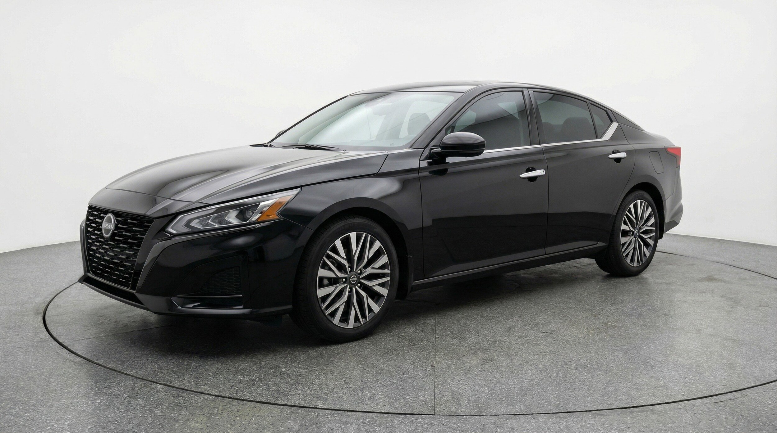 Thumbnail: 2025 Nissan Altima - 3
