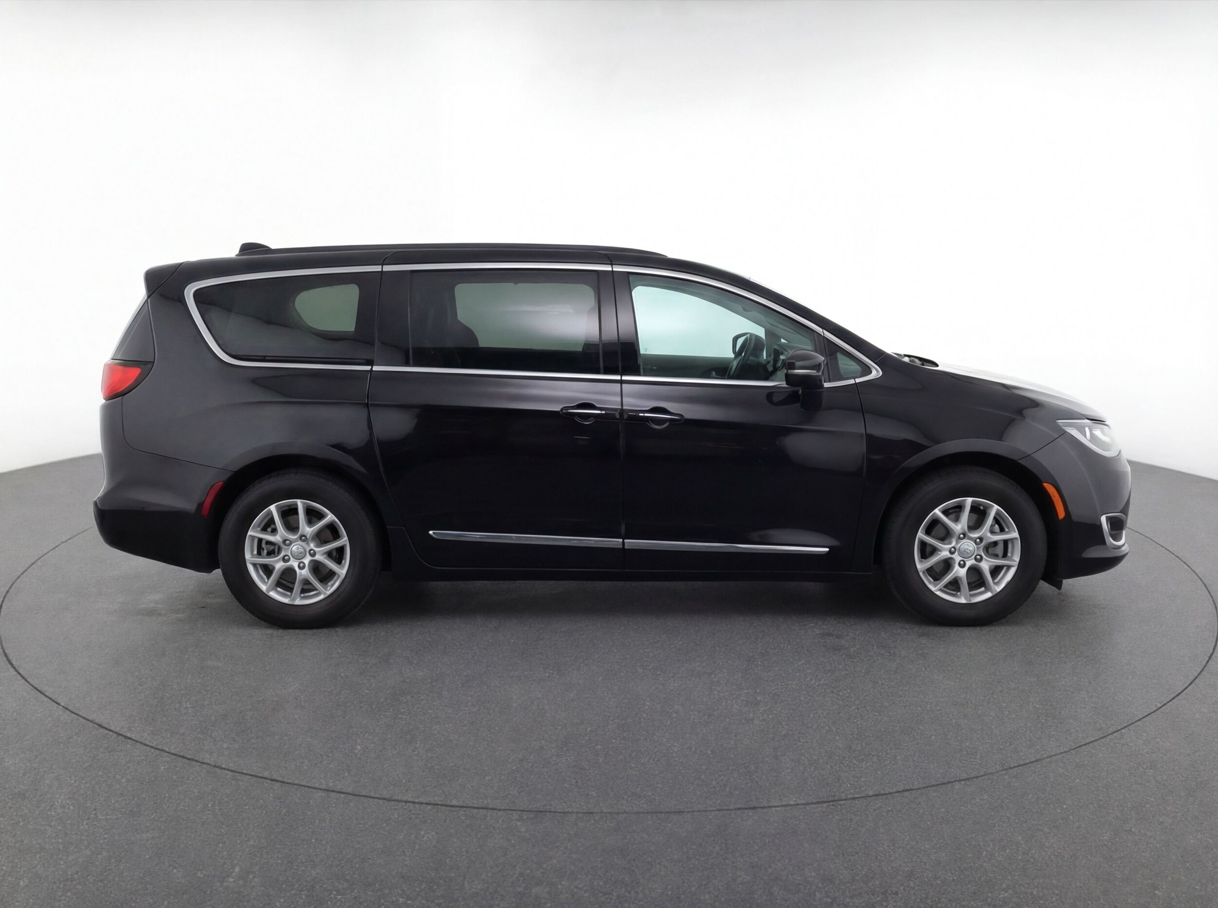 Thumbnail: 2024 Chrysler Pacifica - 11