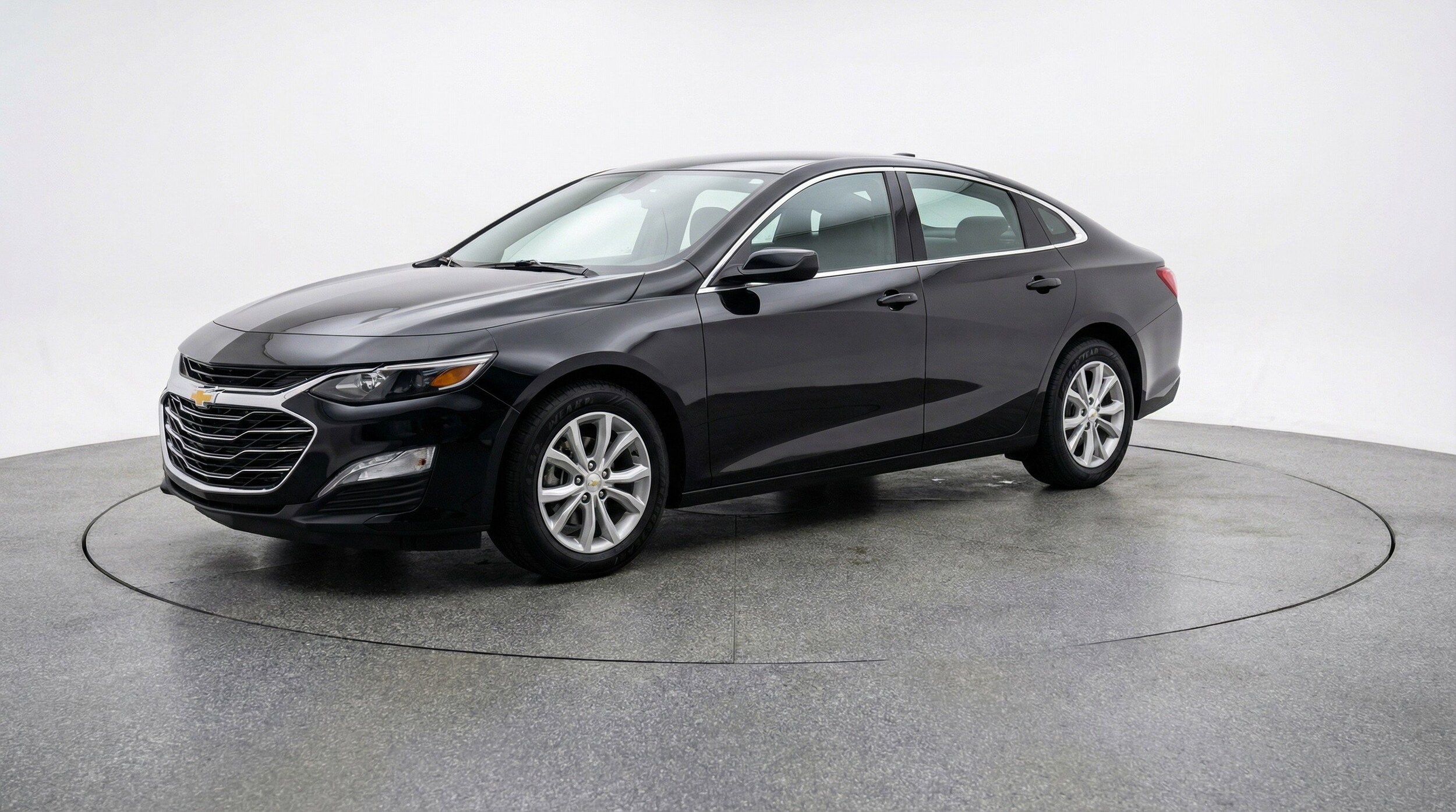 Thumbnail: 2024 Chevrolet Malibu - 3