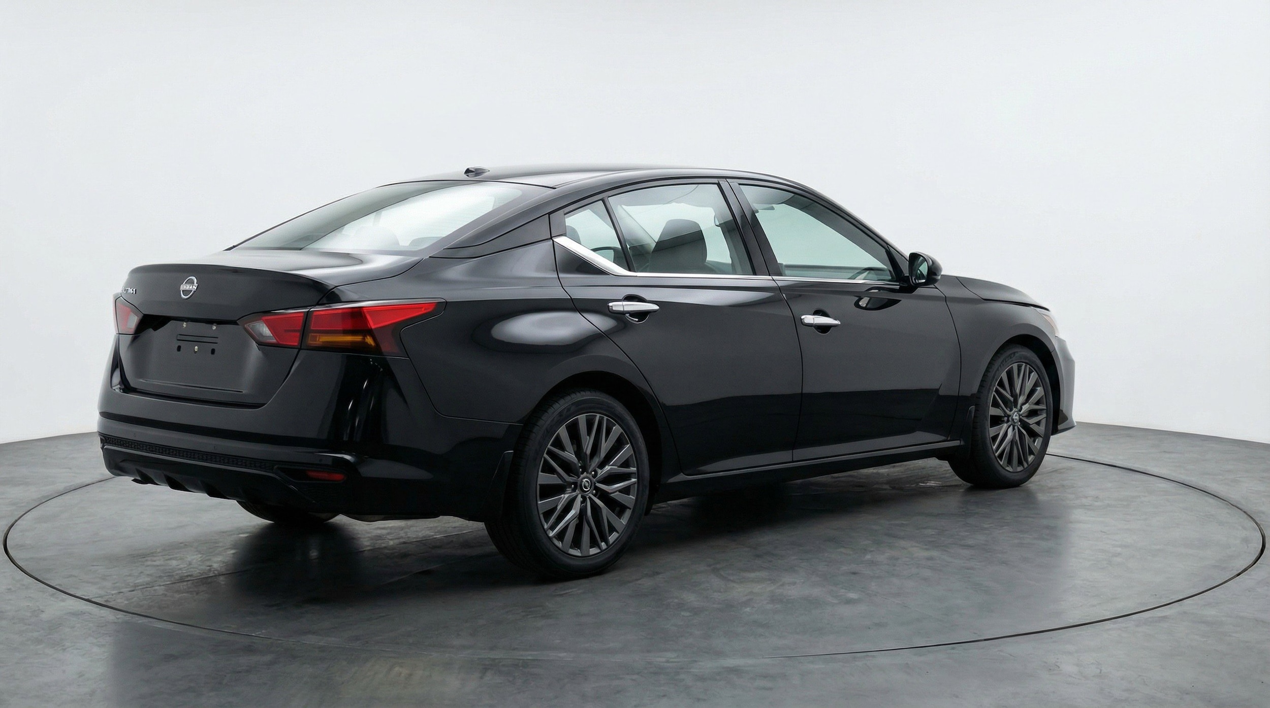 Thumbnail: 2025 Nissan Altima - 9