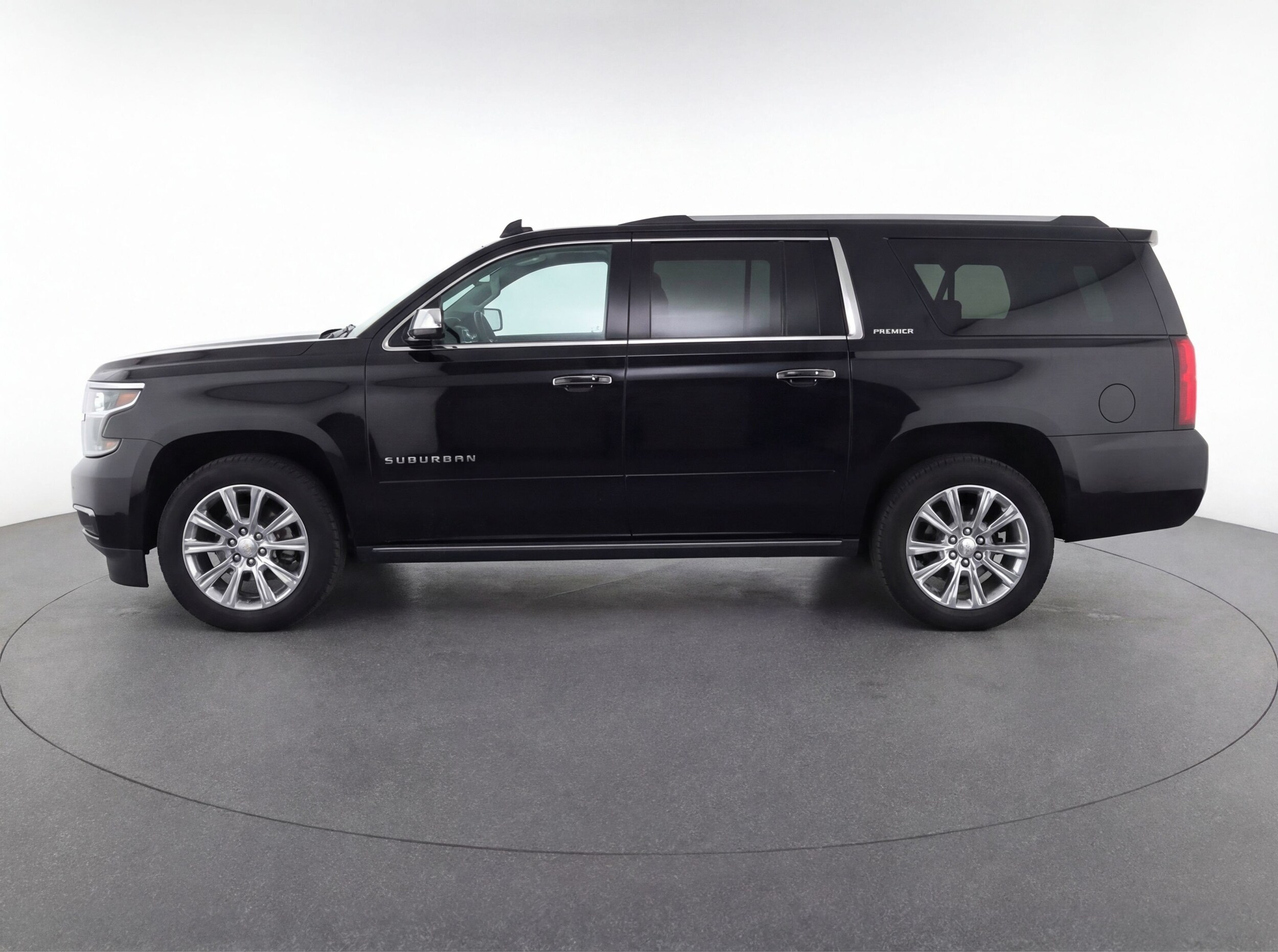 Thumbnail: 2023 Chevrolet Suburban - 5