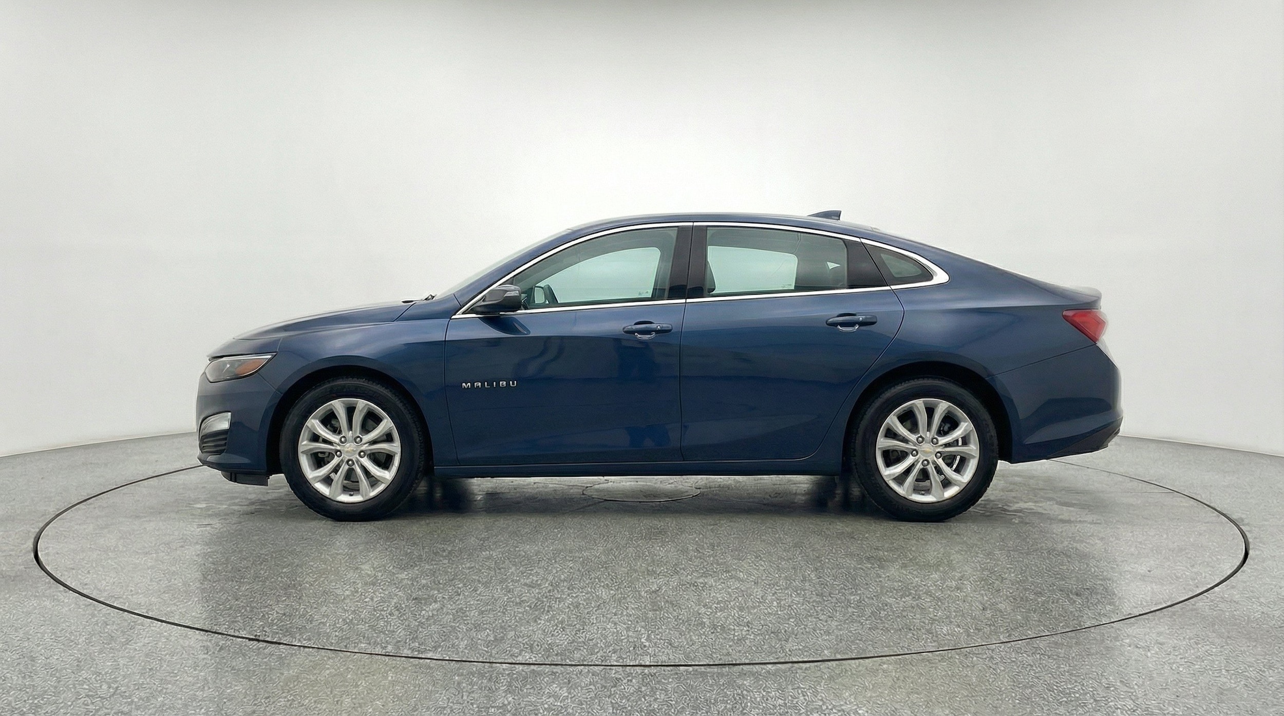 Thumbnail: 2024 Chevrolet Malibu - 5