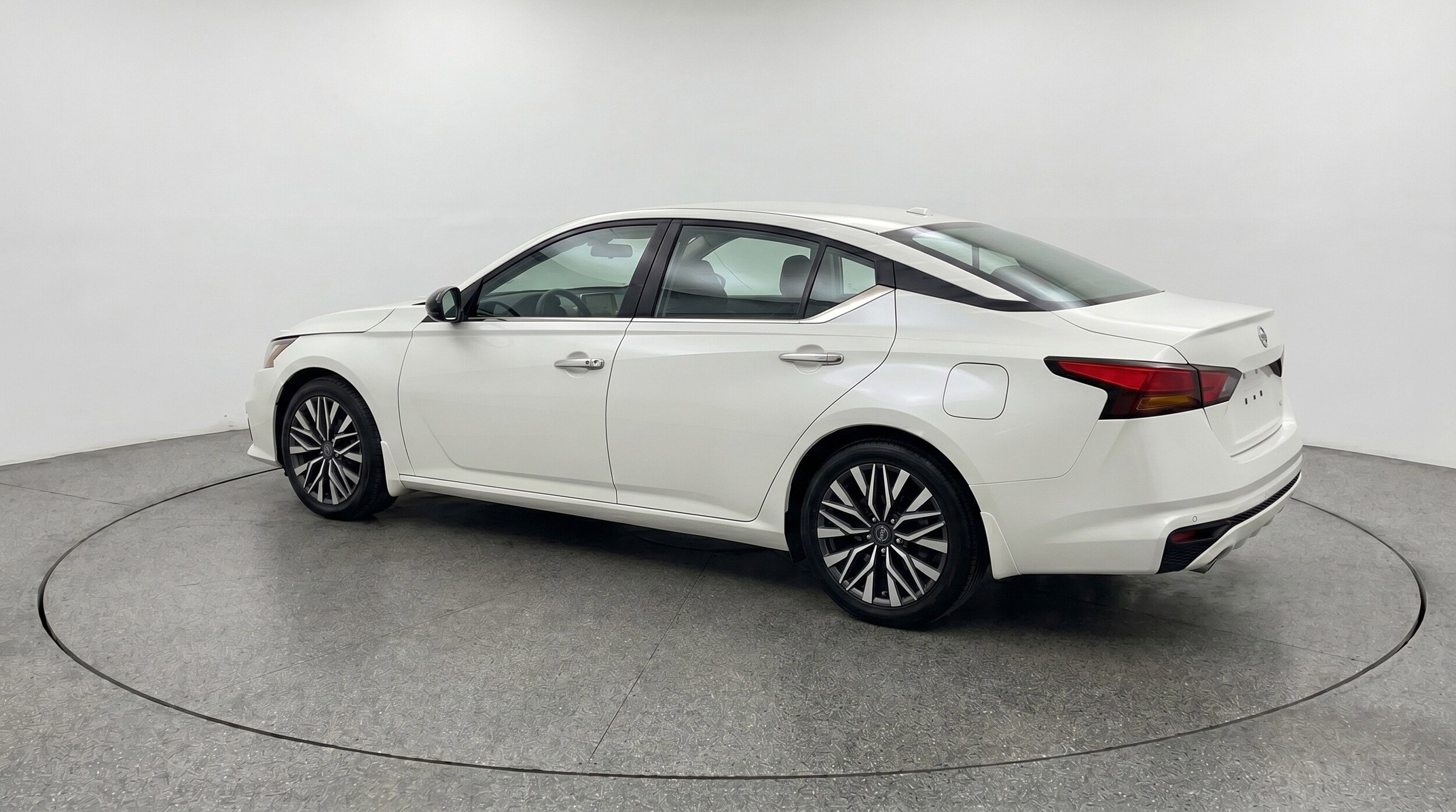 Thumbnail: 2025 Nissan Altima - 6