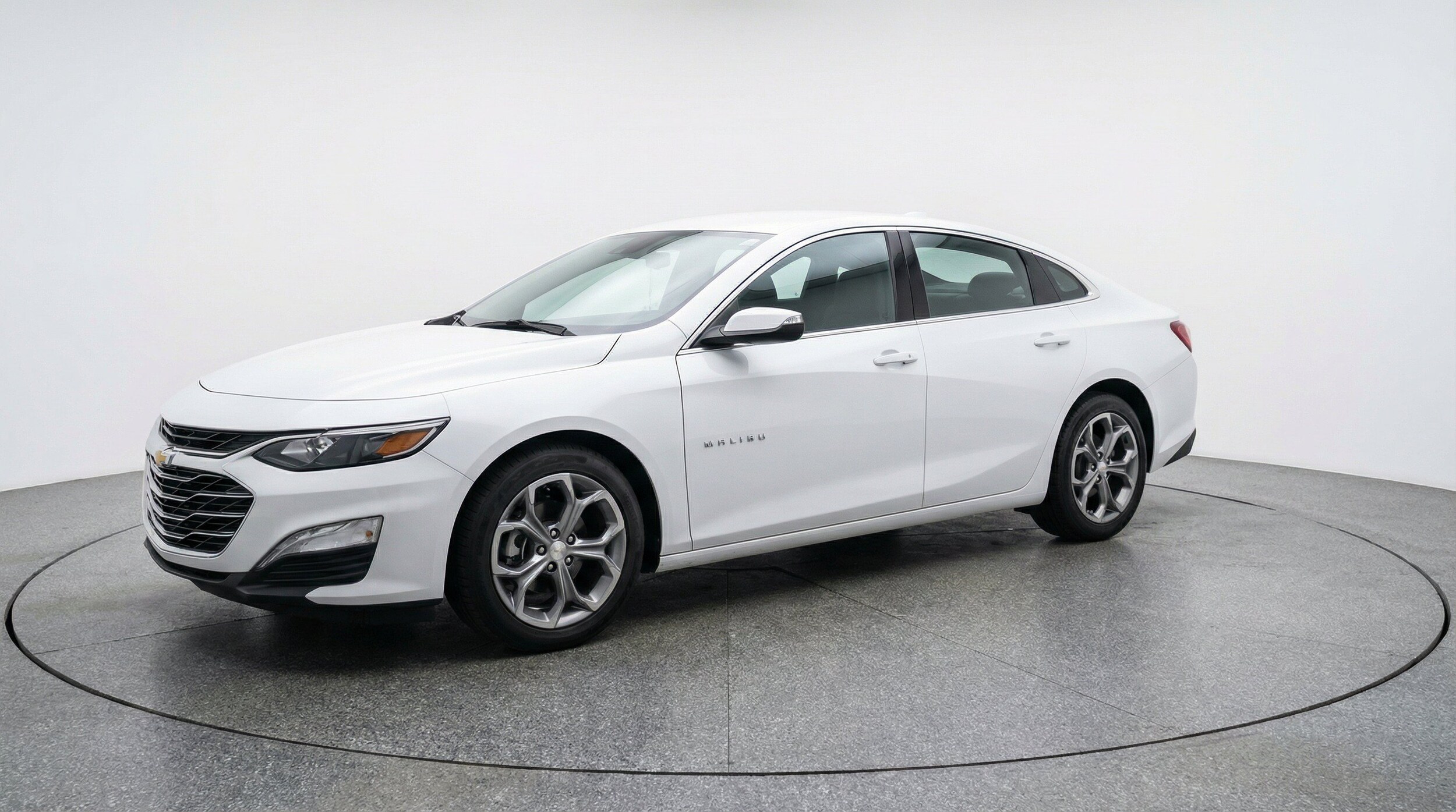 Thumbnail: 2024 Chevrolet Malibu - 3