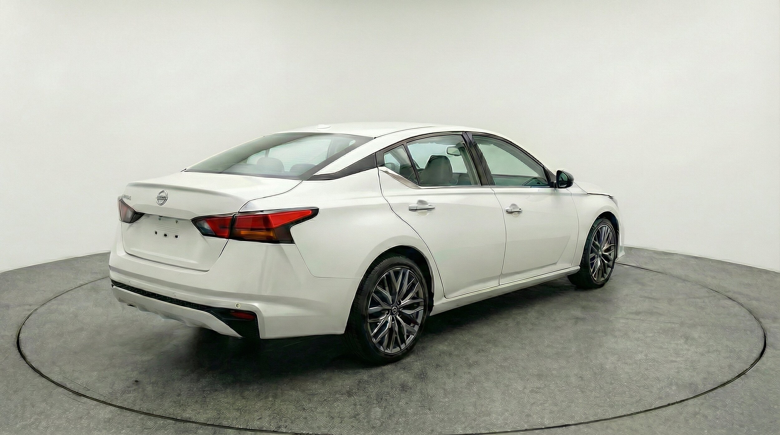 Thumbnail: 2025 Nissan Altima - 9