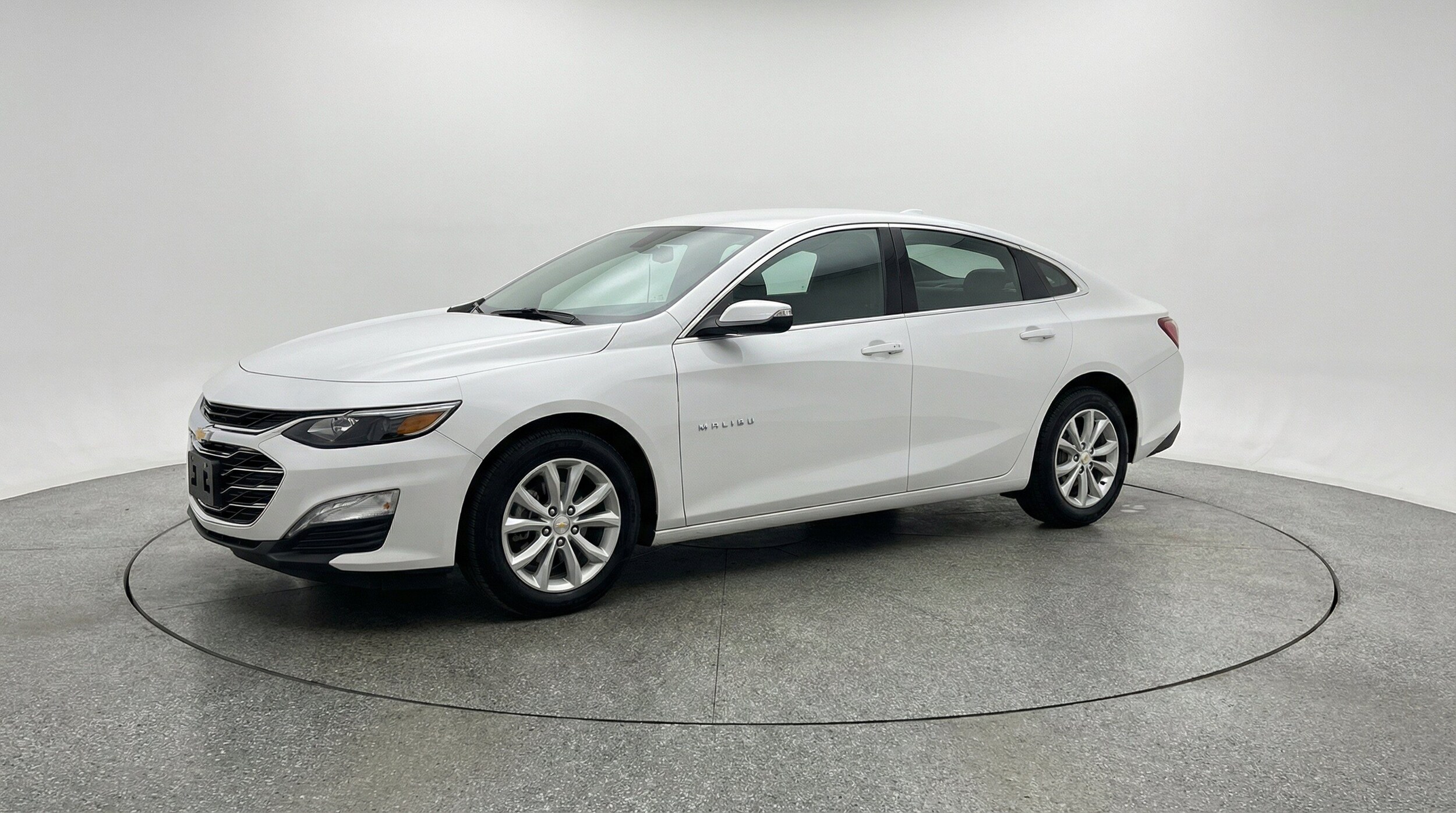 Thumbnail: 2024 Chevrolet Malibu - 3
