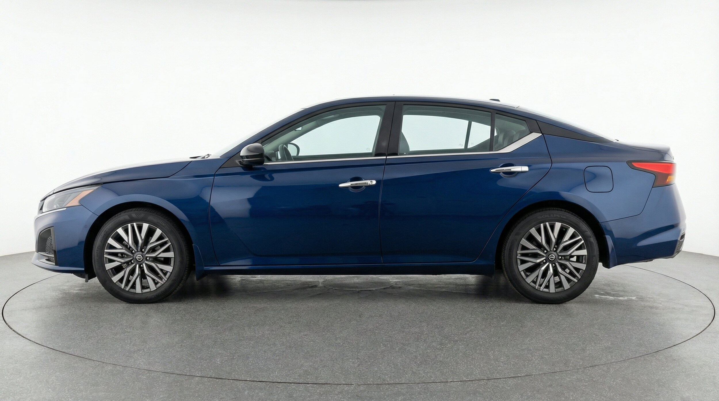 Thumbnail: 2025 Nissan Altima - 5
