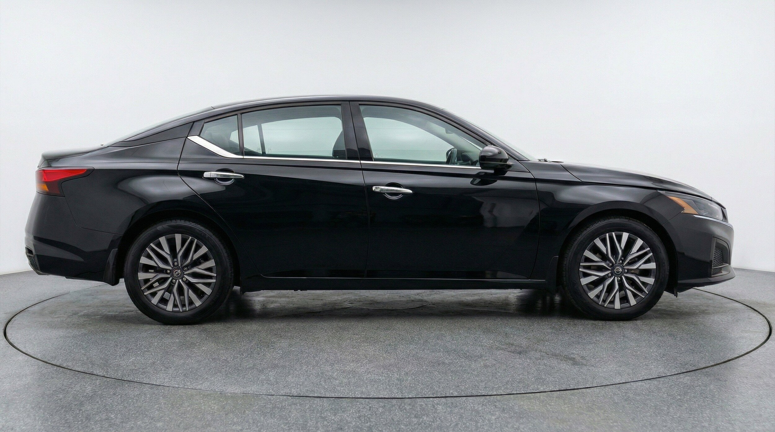 Thumbnail: 2025 Nissan Altima - 11
