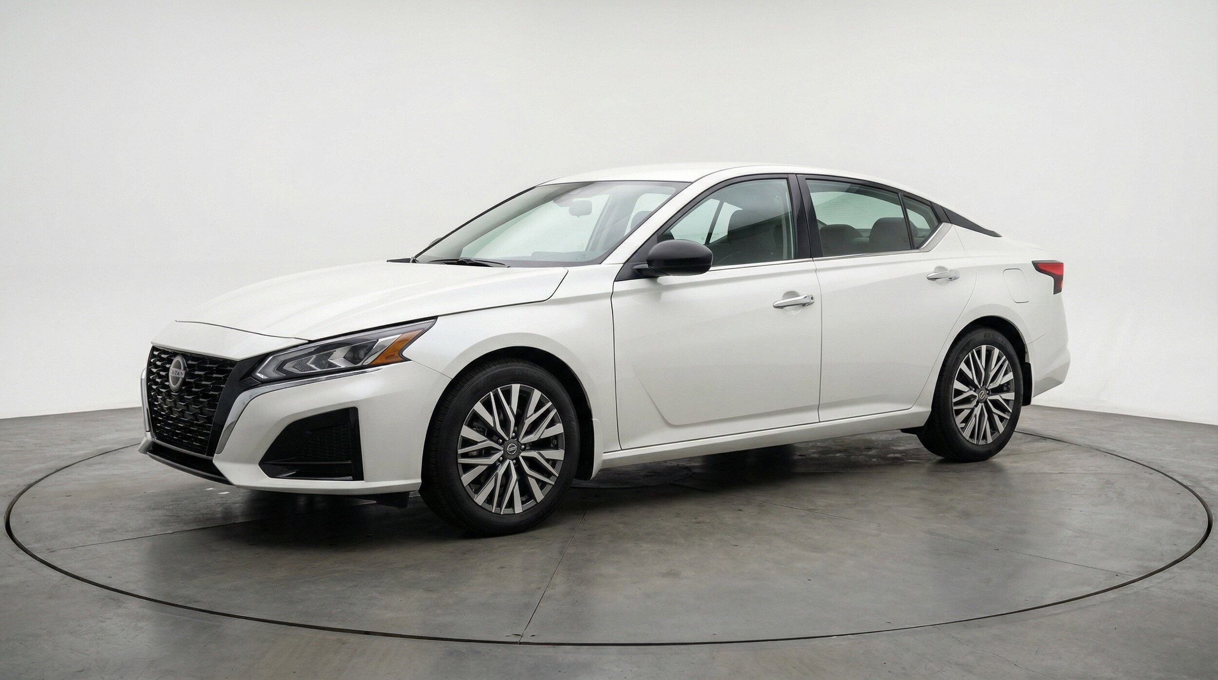 Thumbnail: 2025 Nissan Altima - 3
