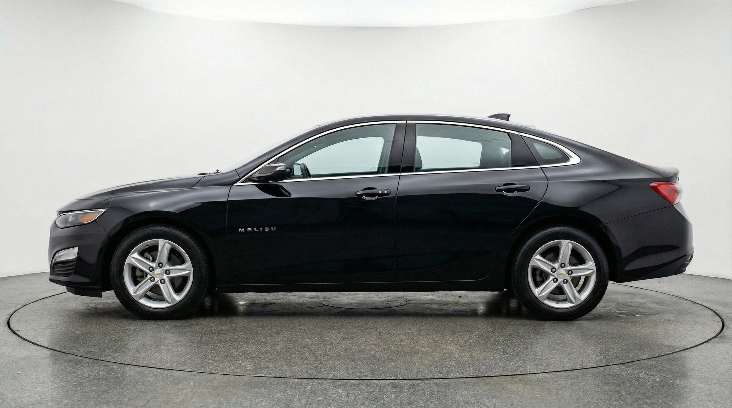 Thumbnail: 2024 Chevrolet Malibu - 5