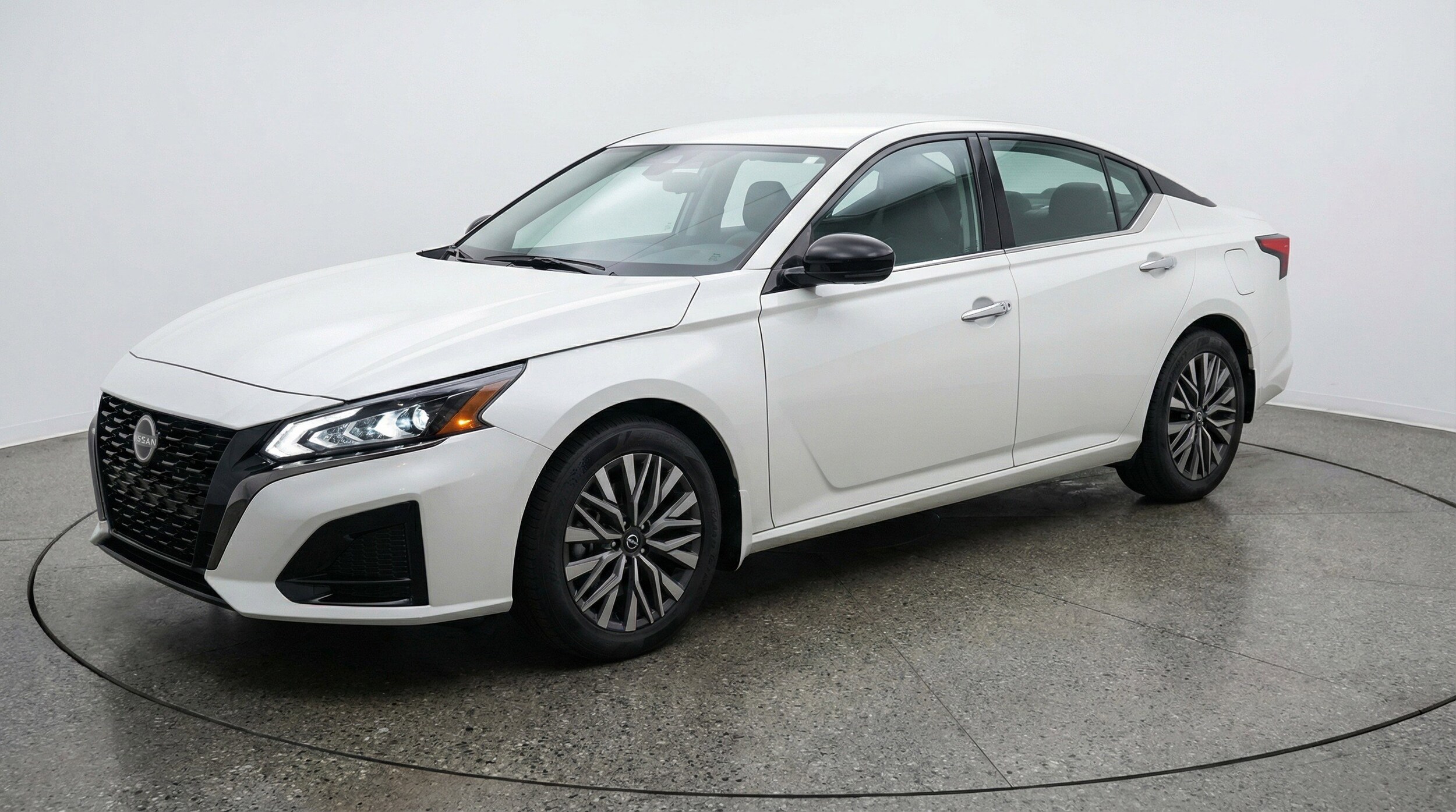 Thumbnail: 2025 Nissan Altima - 3