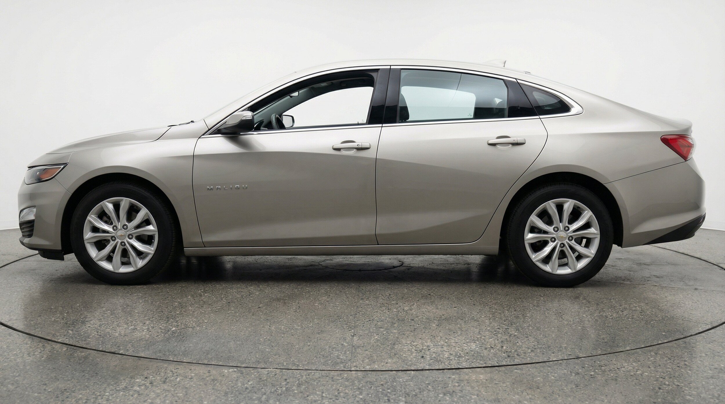 Thumbnail: 2024 Chevrolet Malibu - 5