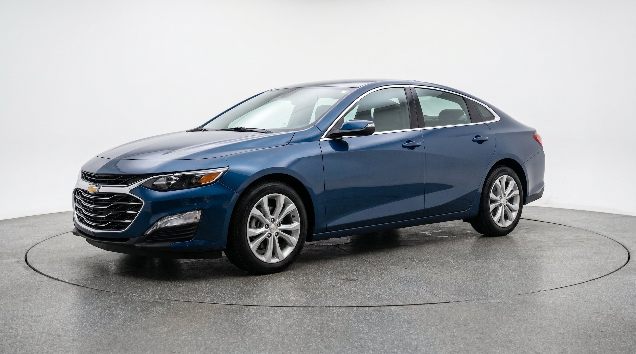 Thumbnail: 2024 Chevrolet Malibu - 3