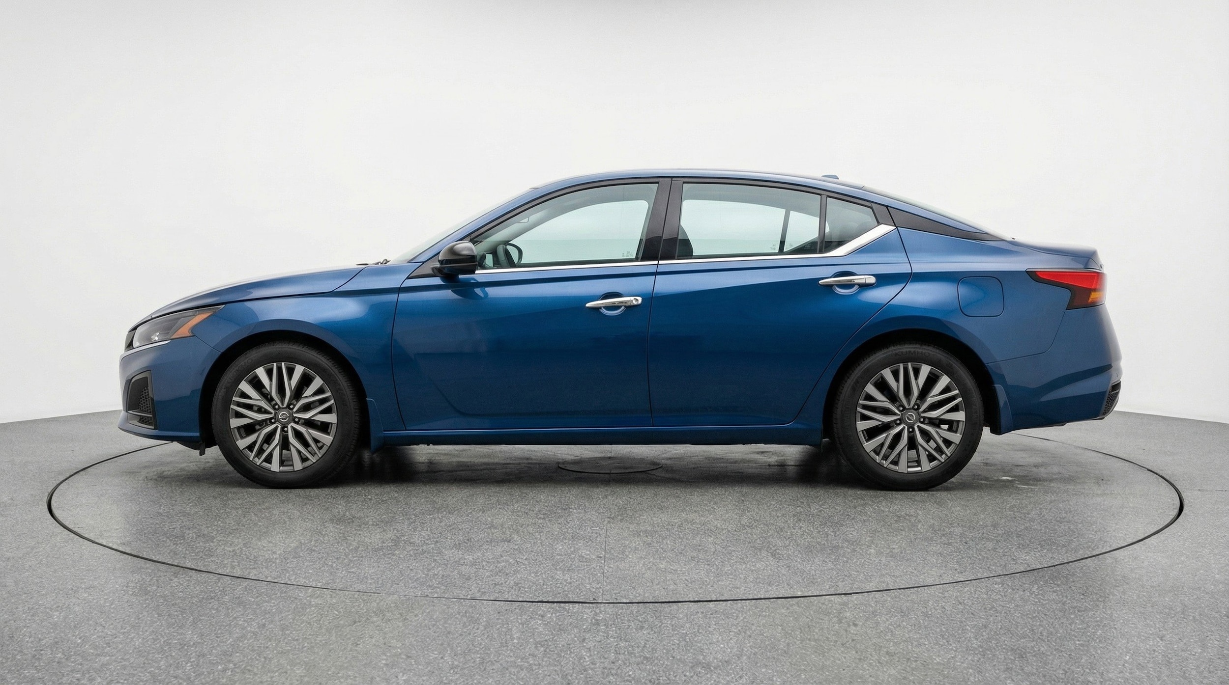 Thumbnail: 2025 Nissan Altima - 5
