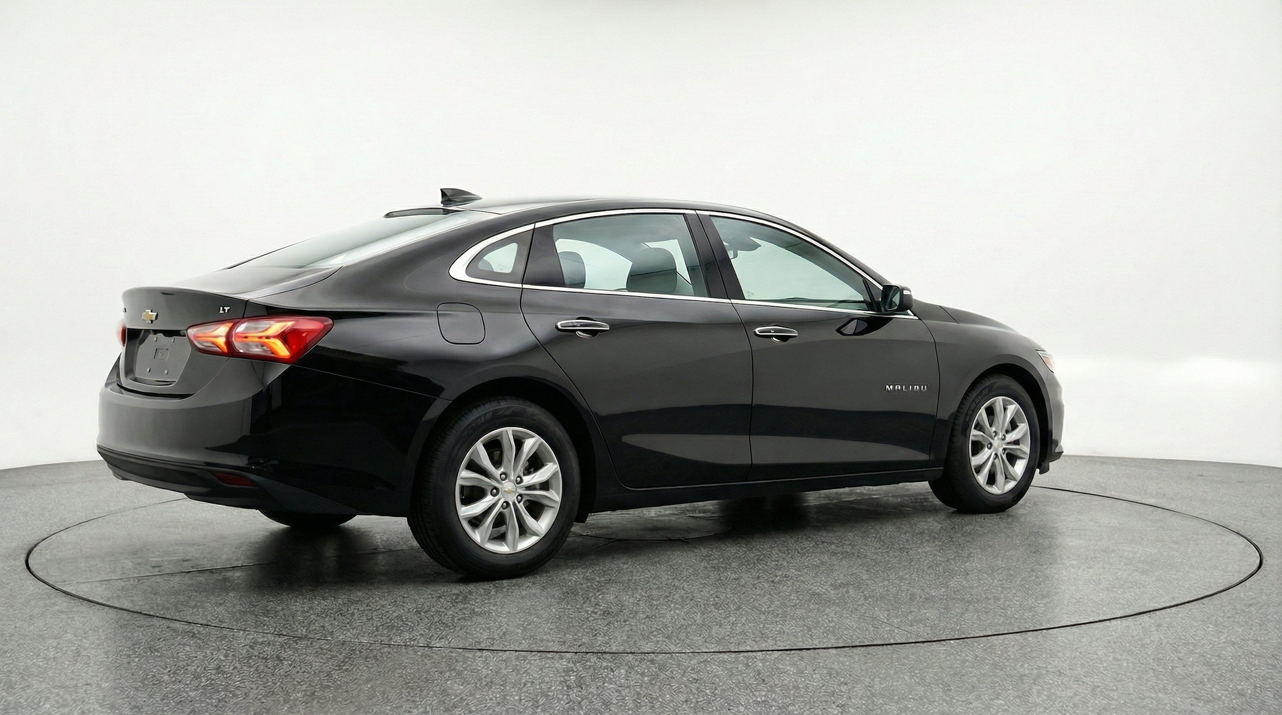 Thumbnail: 2024 Chevrolet Malibu - 9