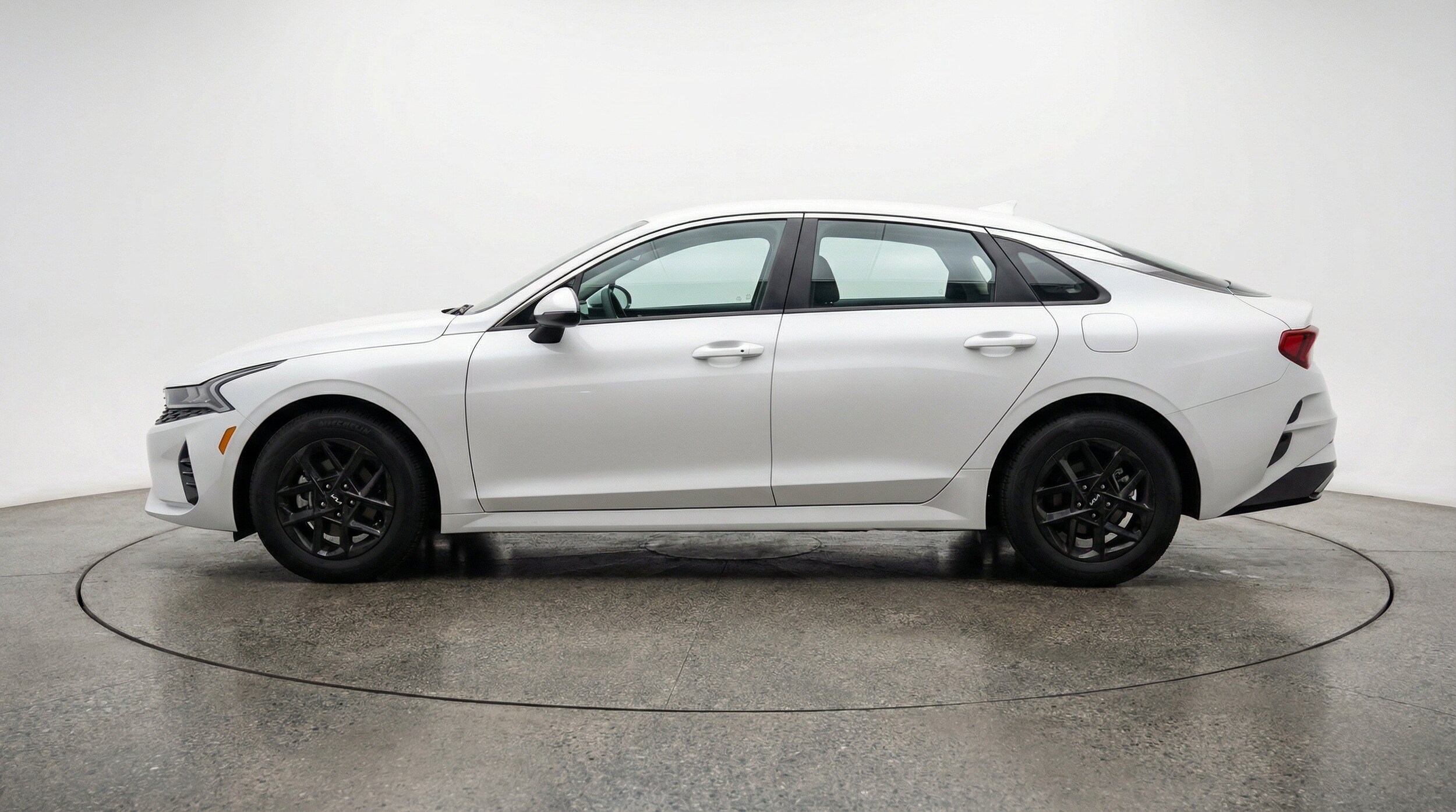 Thumbnail: 2025 Kia K5 - 5