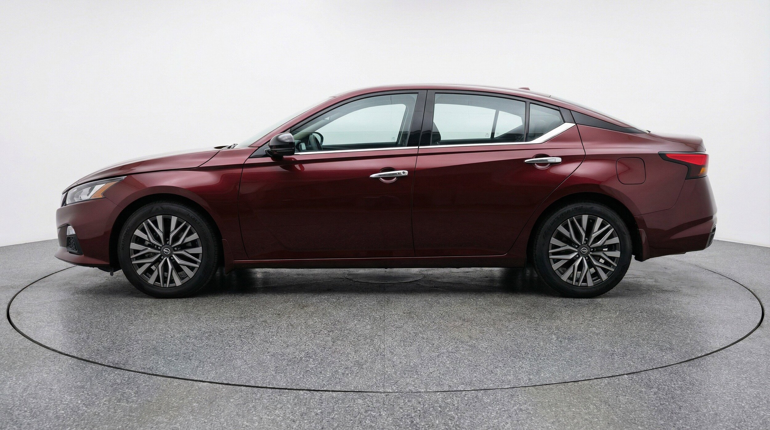 Thumbnail: 2025 Nissan Altima - 5