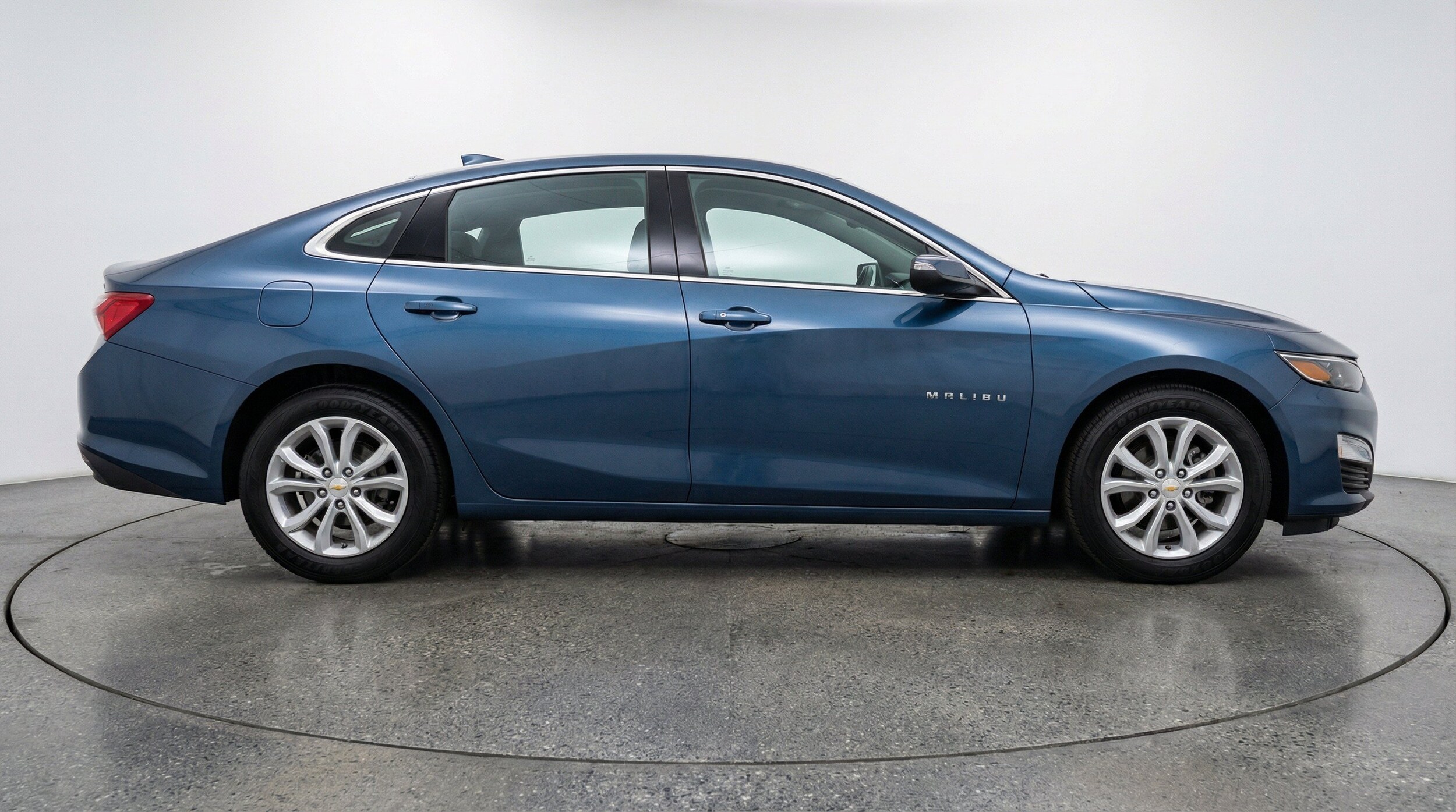 Thumbnail: 2024 Chevrolet Malibu - 11