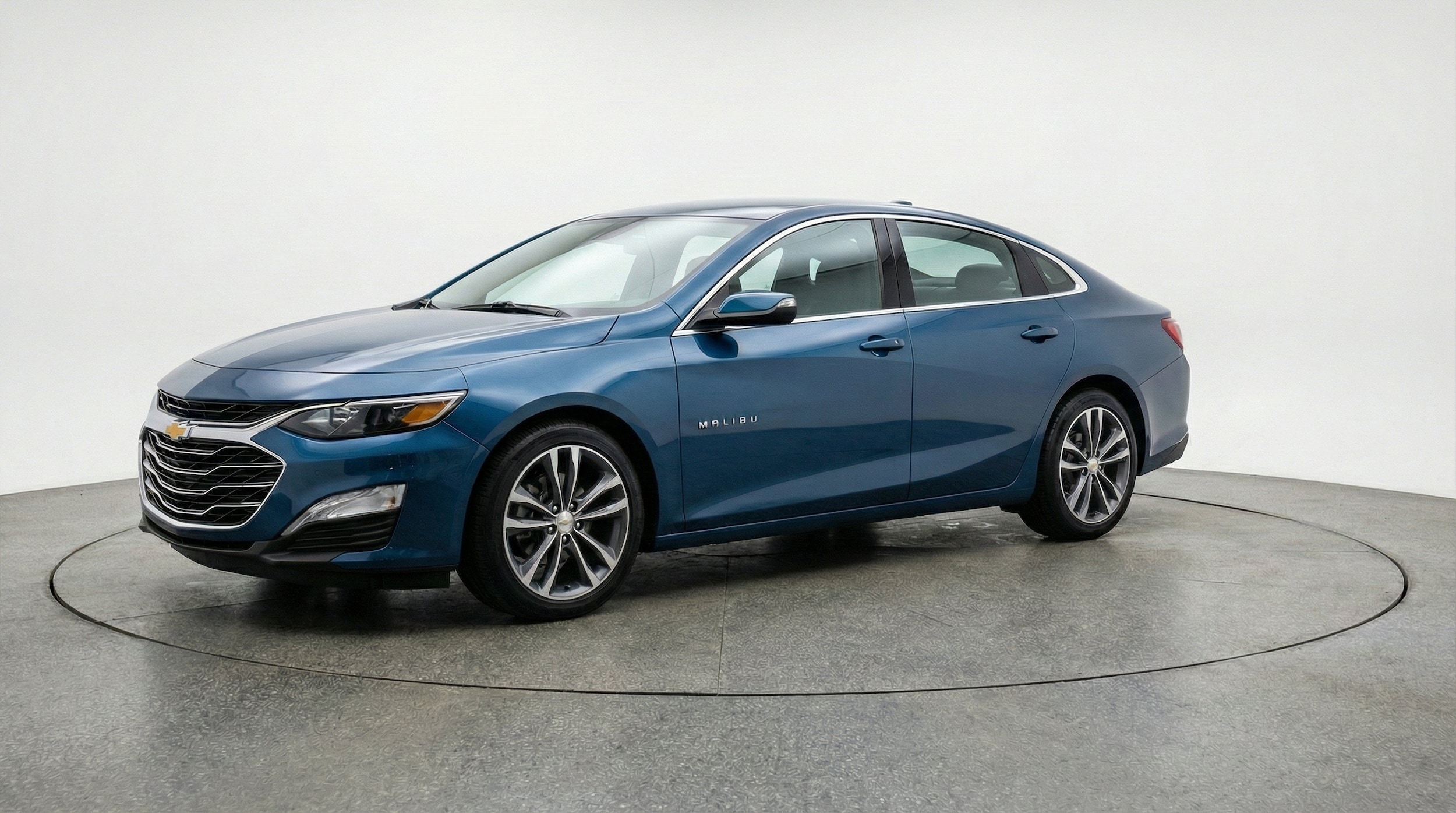 Thumbnail: 2024 Chevrolet Malibu - 3