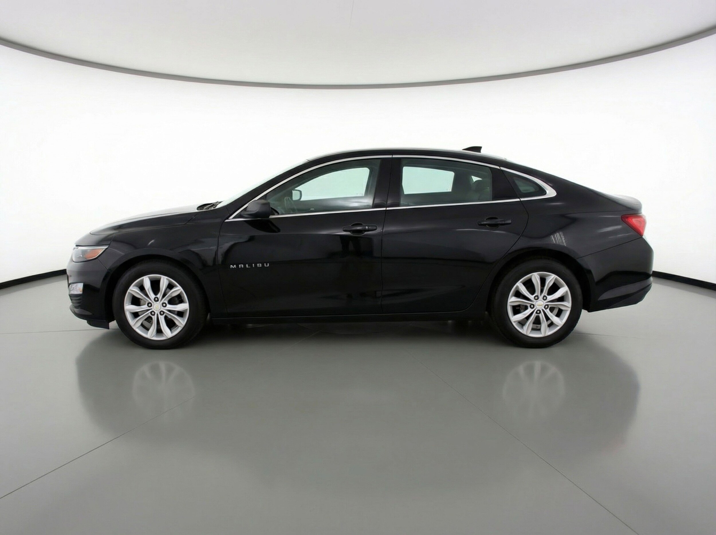 Thumbnail: 2023 Chevrolet Malibu - 5