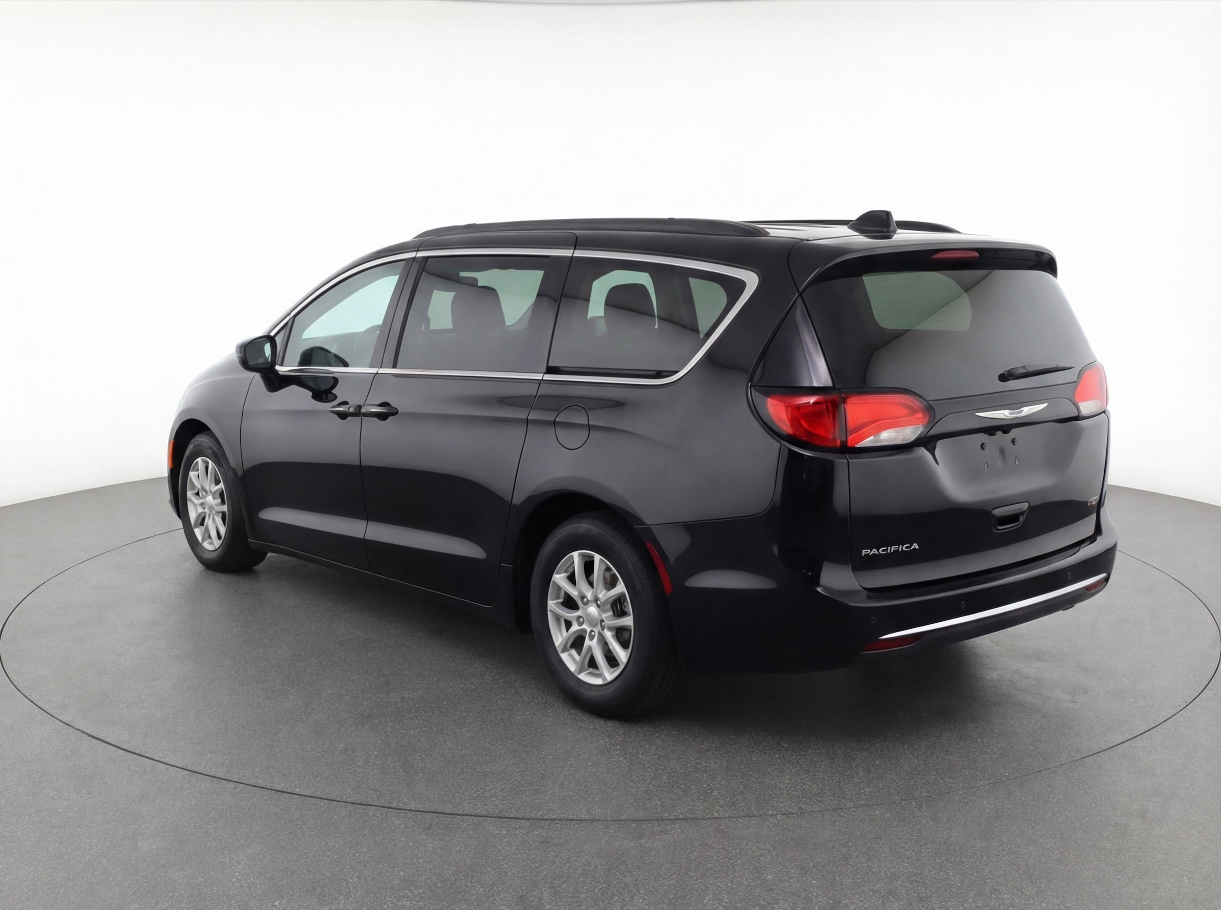 Thumbnail: 2024 Chrysler Pacifica - 6