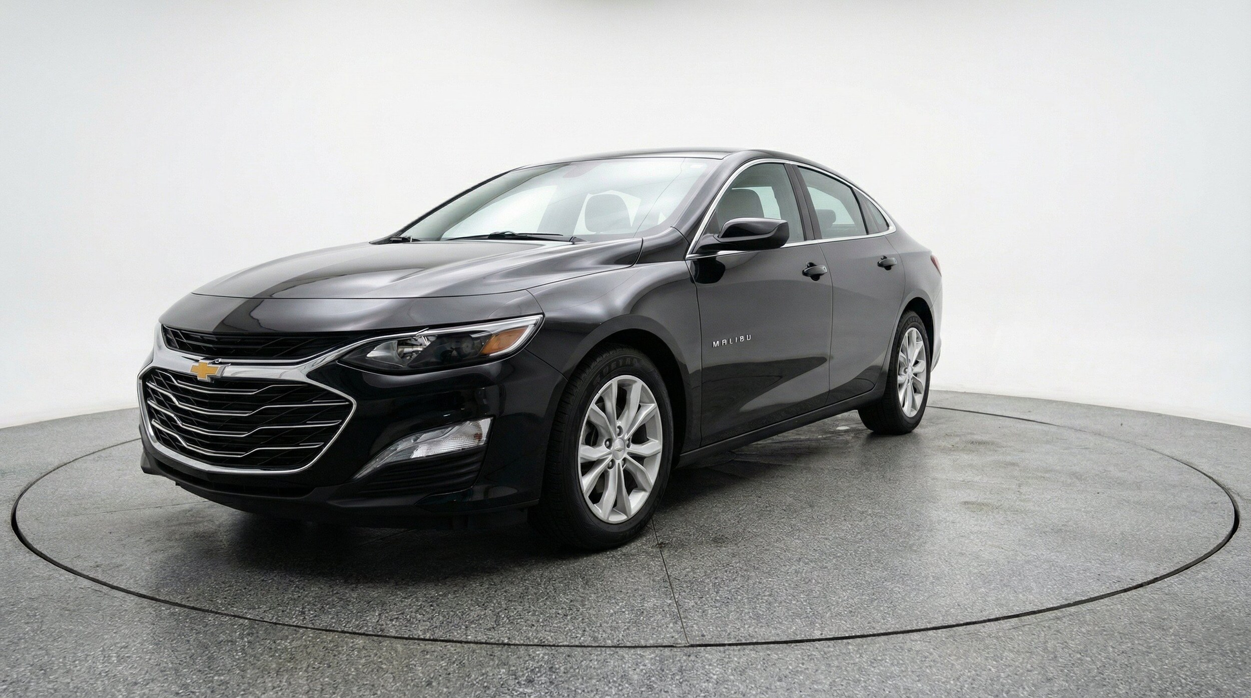 Thumbnail: 2024 Chevrolet Malibu - 3