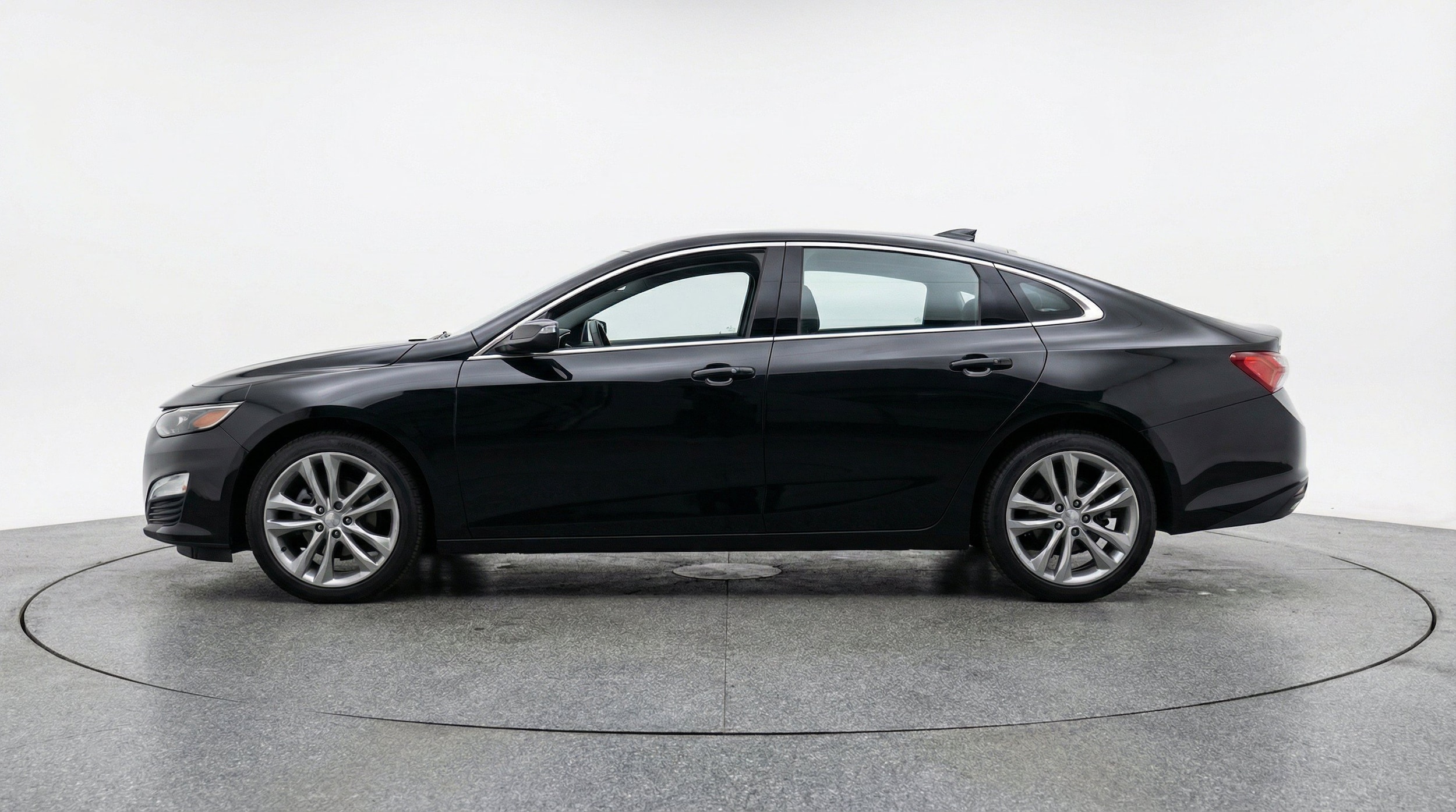 Thumbnail: 2024 Chevrolet Malibu - 5