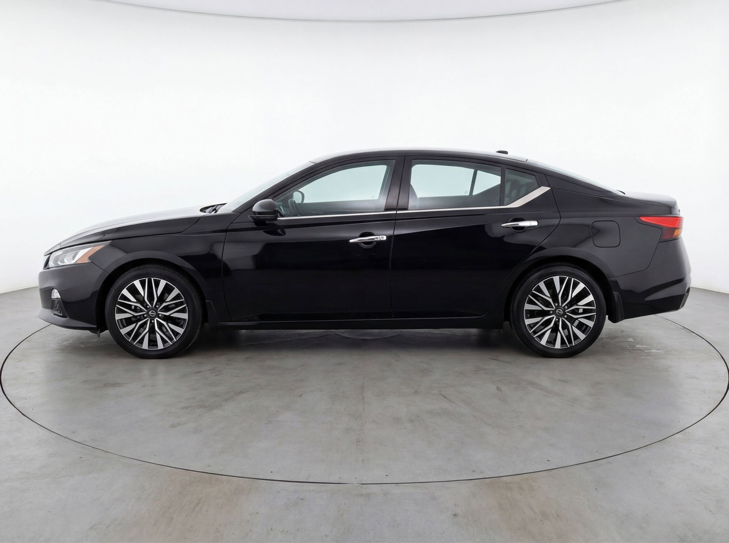 Thumbnail: 2024 Nissan Altima - 5