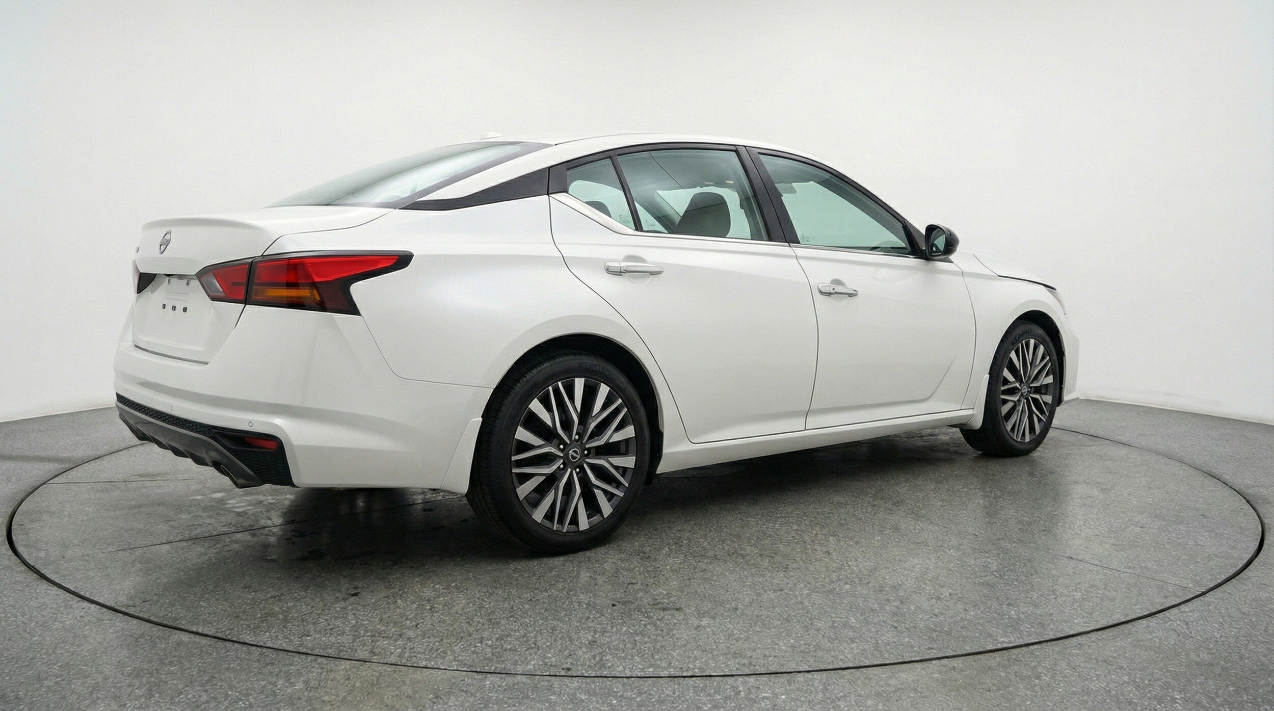 Thumbnail: 2025 Nissan Altima - 9