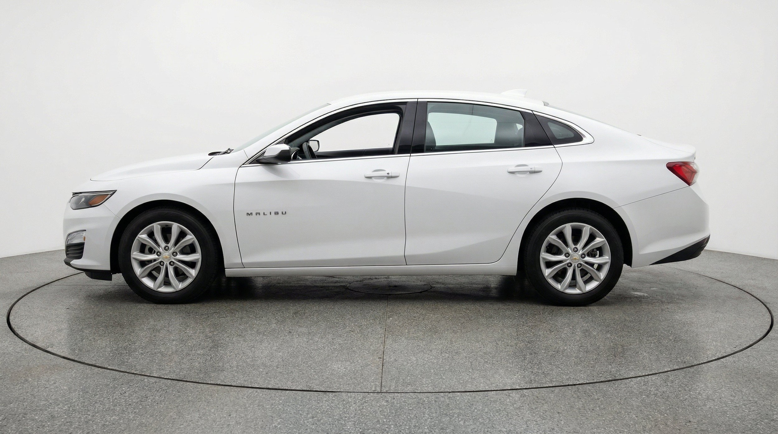 Thumbnail: 2024 Chevrolet Malibu - 5