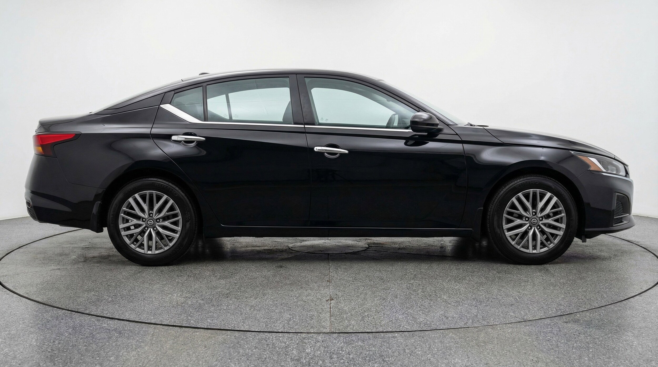Thumbnail: 2025 Nissan Altima - 11