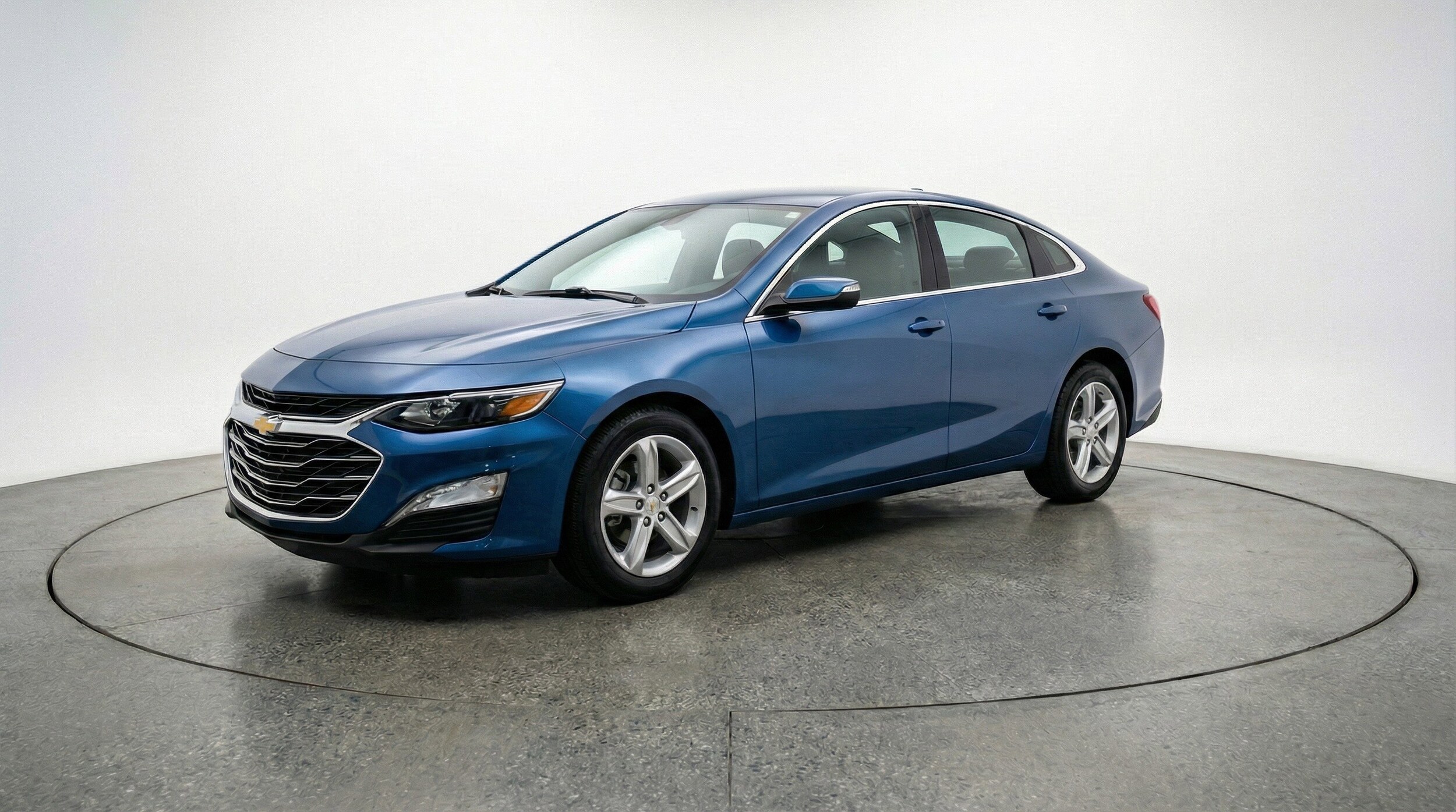 Thumbnail: 2024 Chevrolet Malibu - 3