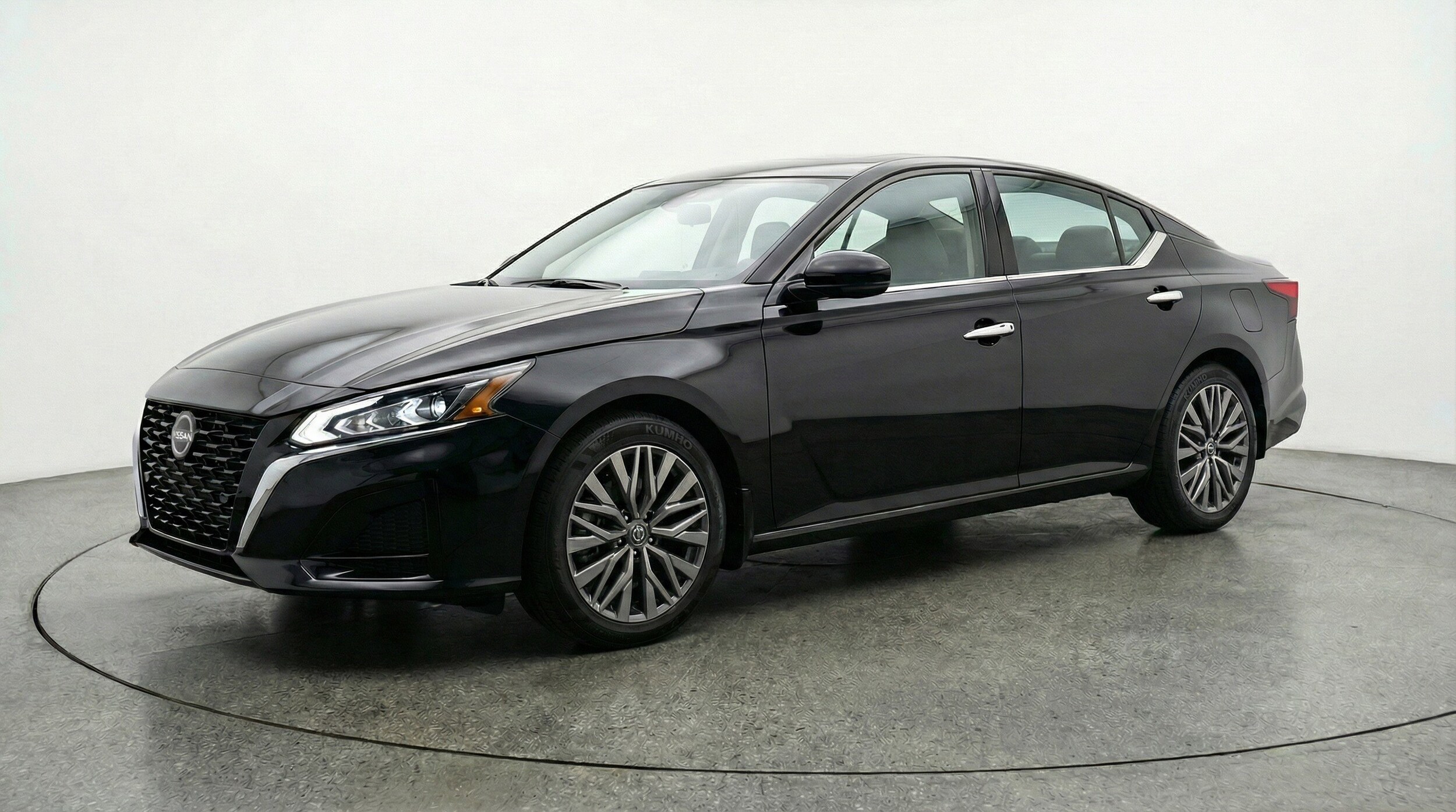 Thumbnail: 2025 Nissan Altima - 3