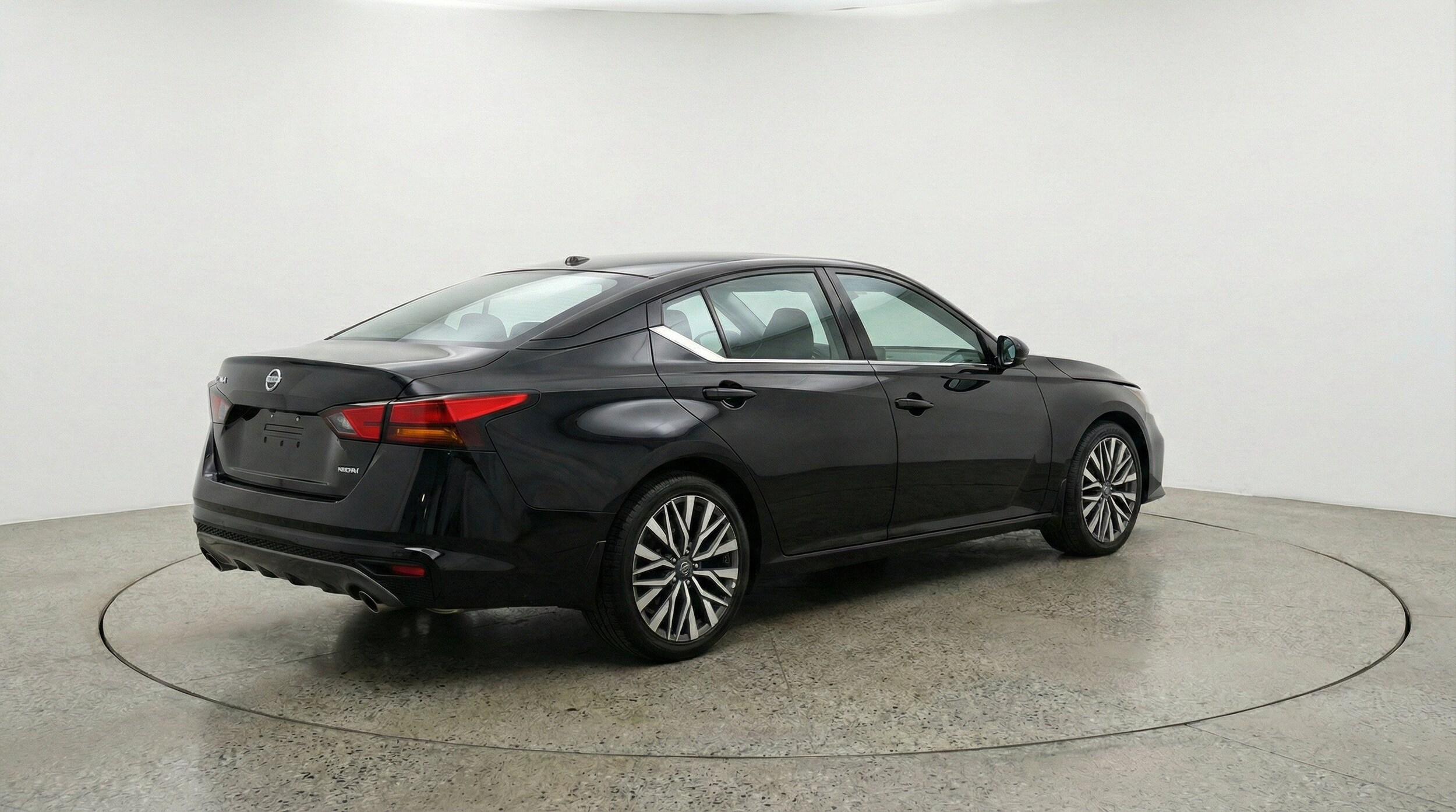 Thumbnail: 2025 Nissan Altima - 9