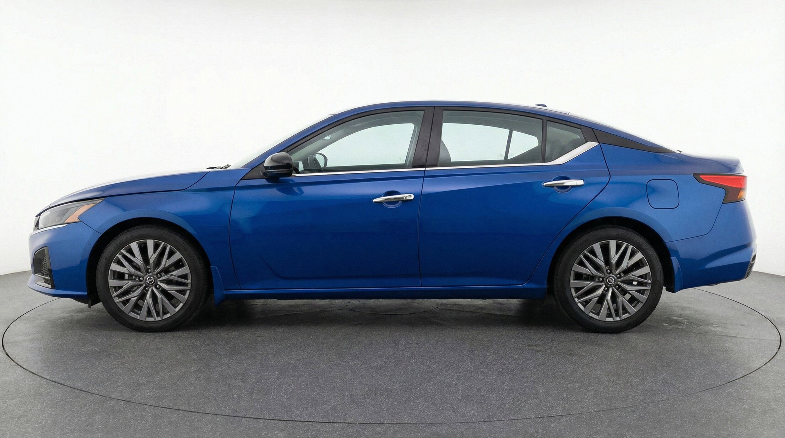 Thumbnail: 2025 Nissan Altima - 5