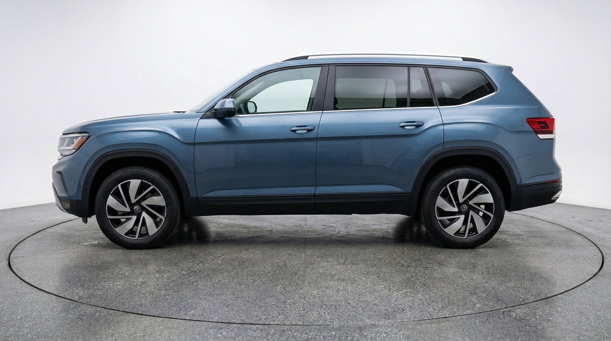 Thumbnail: 2026 Volkswagen Atlas - 5